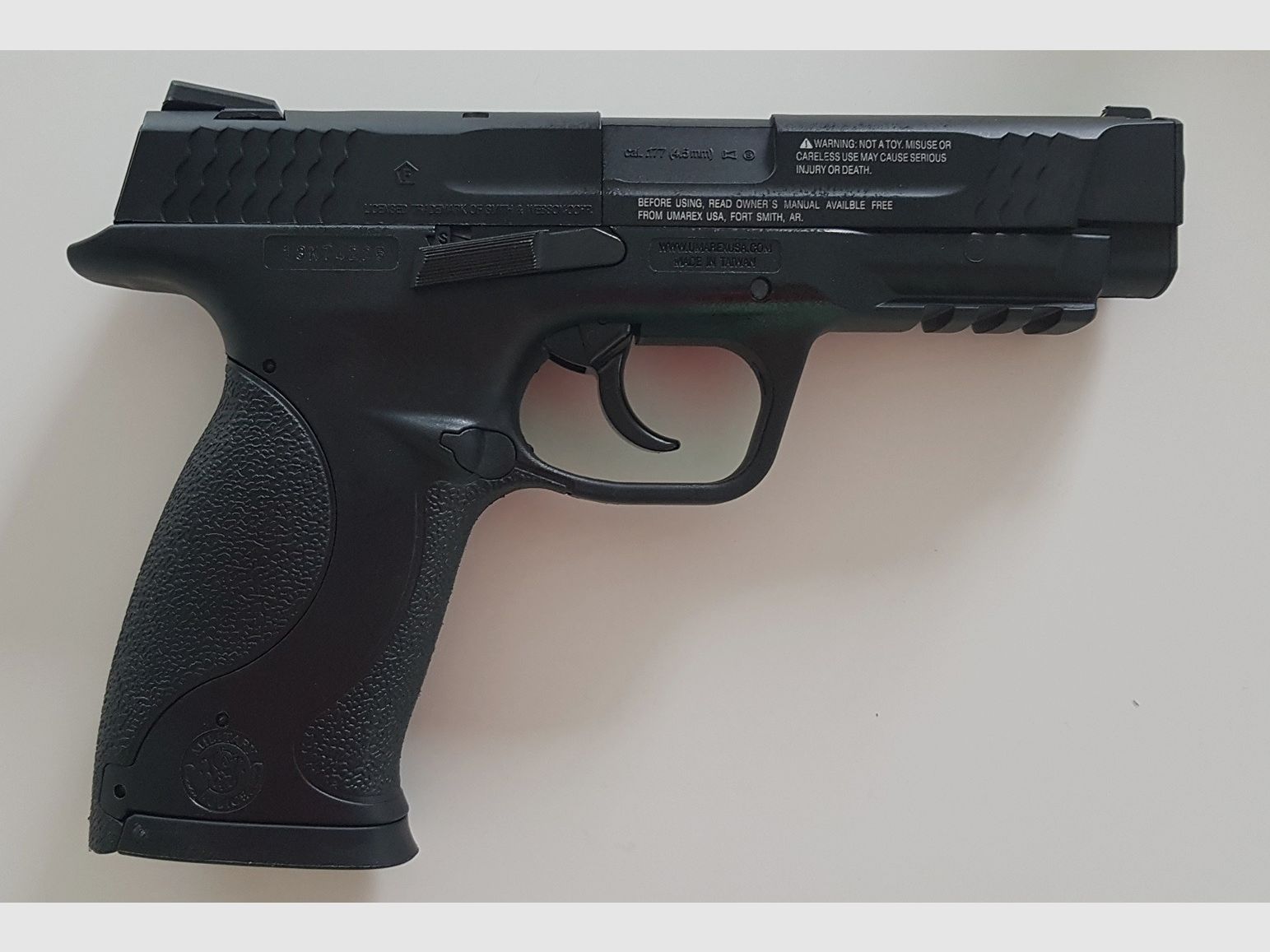 xSmith & Wesson M&P 45 4,5 mm Diabolo schwarz Co2-Pistole Luftpistole mit Pistolenkoffer