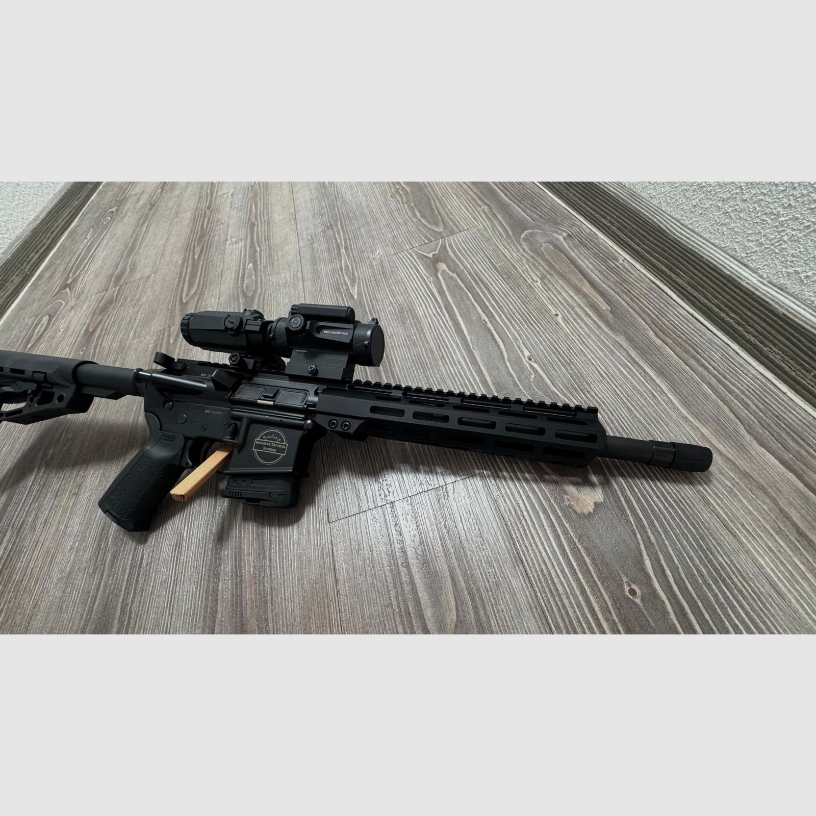 BTS AR15 calibro 300 BLK Blackout con grilletto Match e ottica Vector