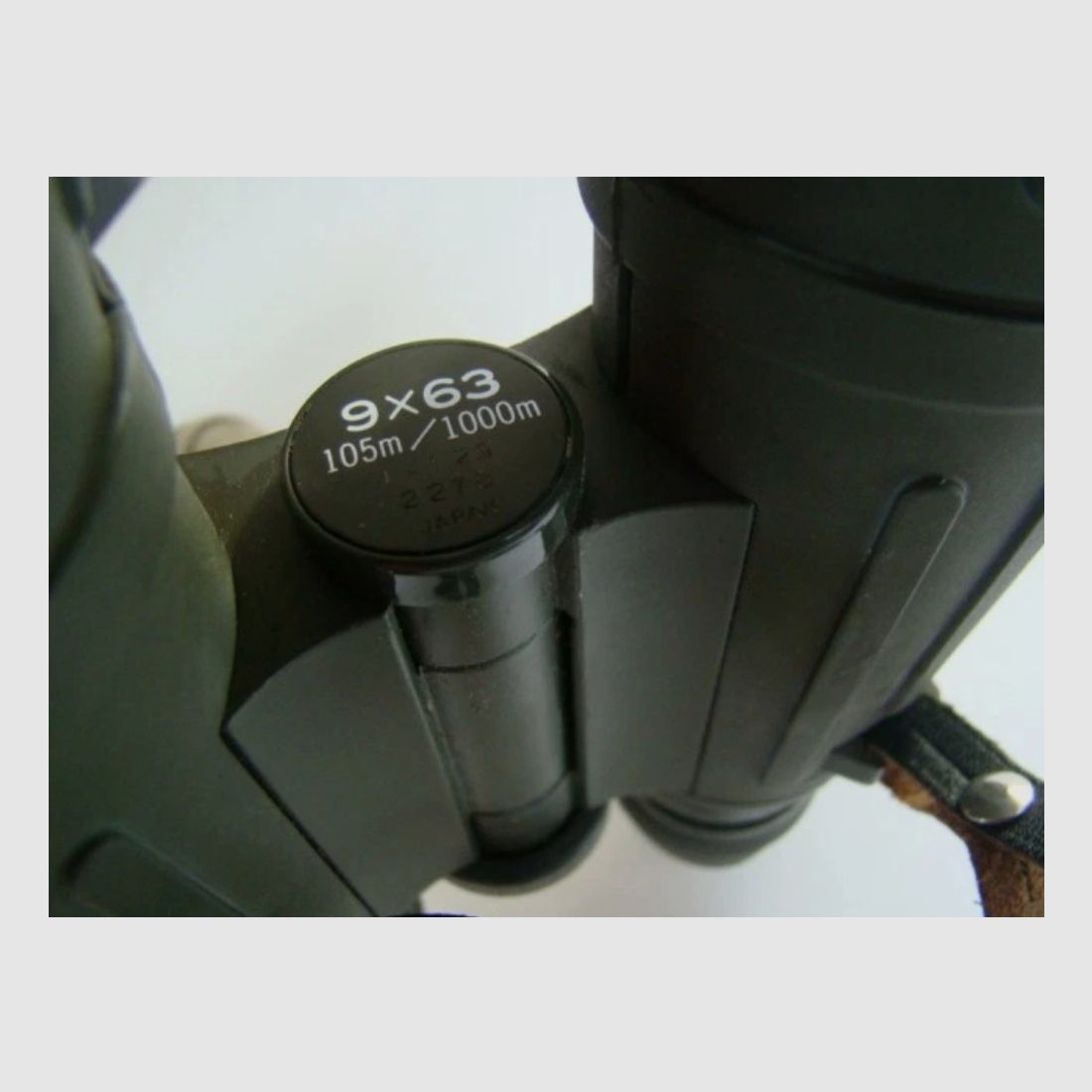 REVUE 9x63 Porro Jagd Fernglas (Japan) – 105m/1000m, Gummiarmierung, Tasche.
