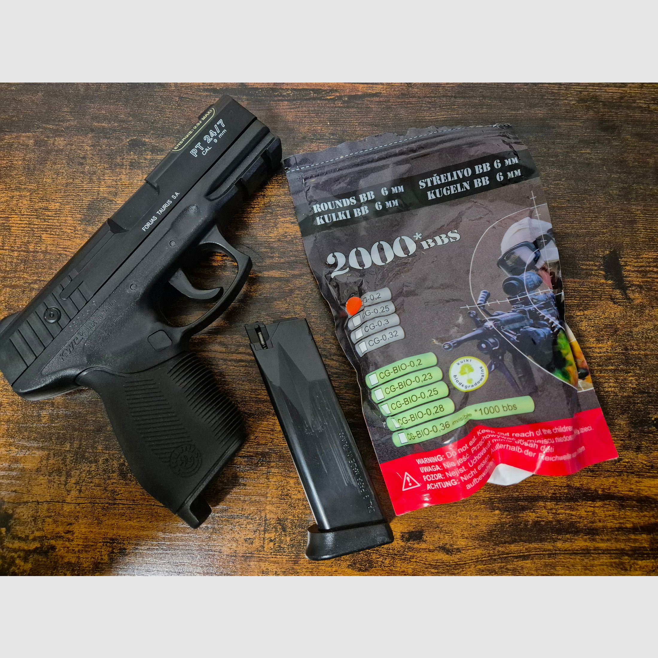 Taurus PT 24/7 Softair Set < 0,5J – Inkl. etwa 1000 BBs – Ideal für Einsteiger