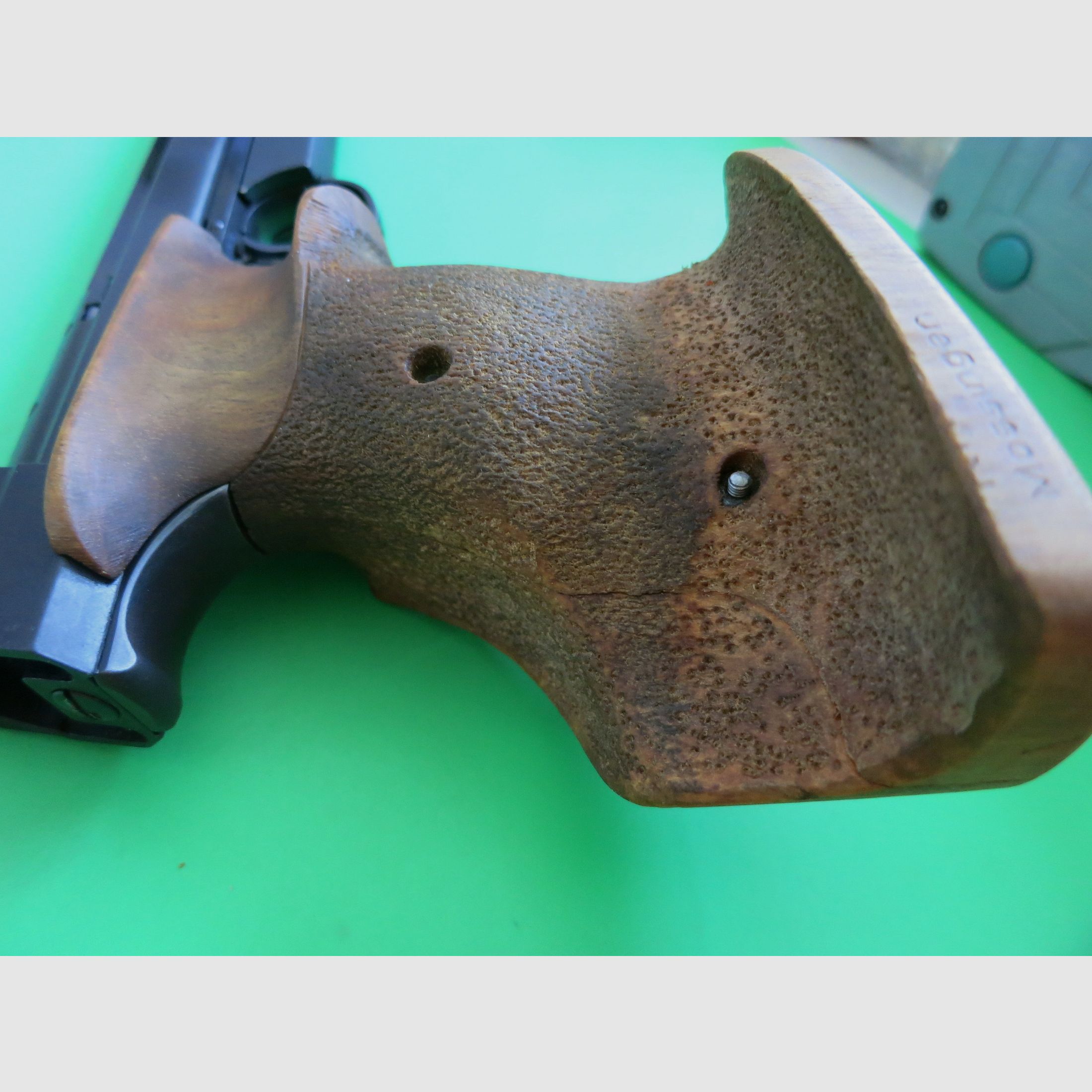 Hämmerli International 208, beste schweizer Ziel- Sportpistole, .22lr +Laufgewicht +NILL-Sportgriff      #49