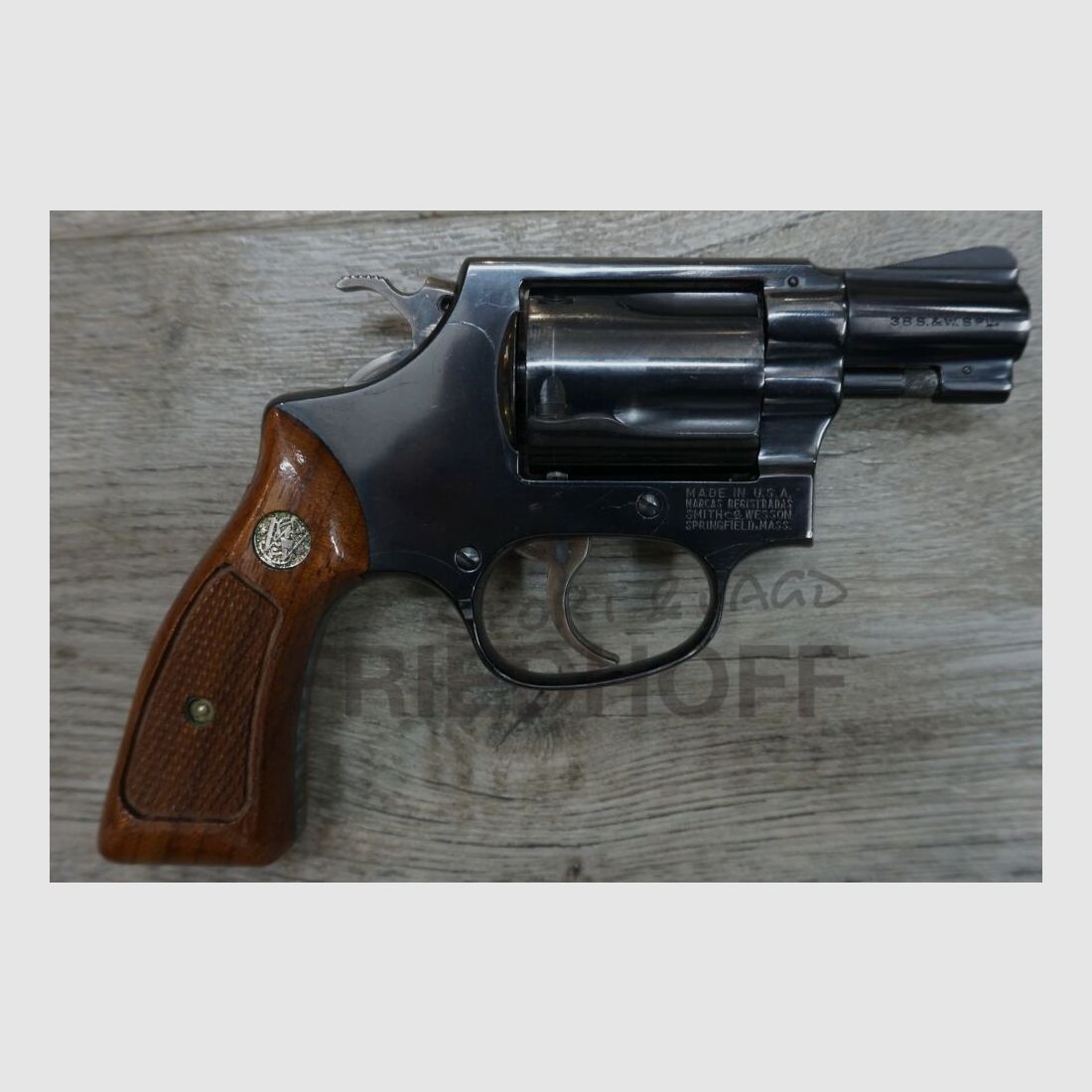 Smith & Wesson	 36