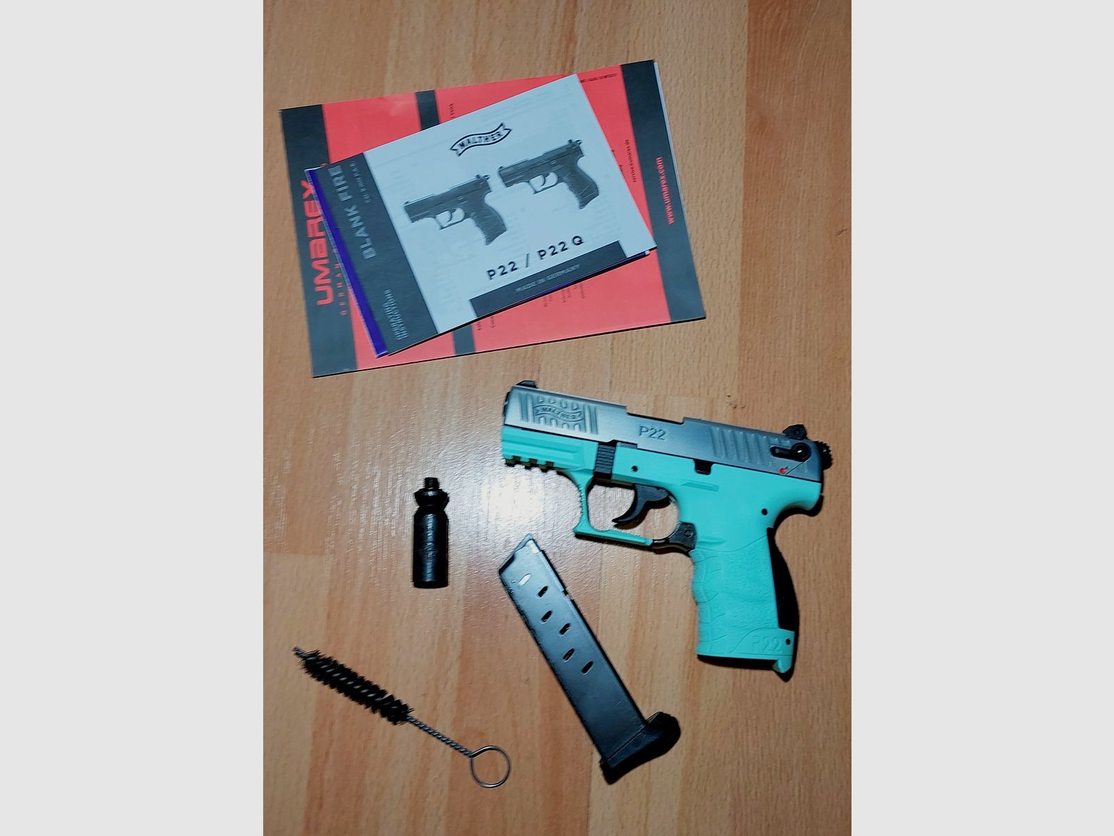 Walther P22Q blank firing pistol 9mm P.A.K. MINTOS (PTB 778) - as good as new!