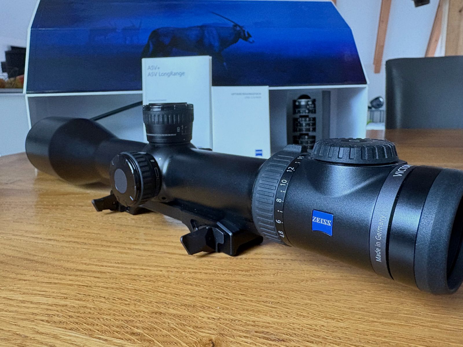 Zeiss Victory V8 4.8-35x60 M Abs. 43 including Innomount mount