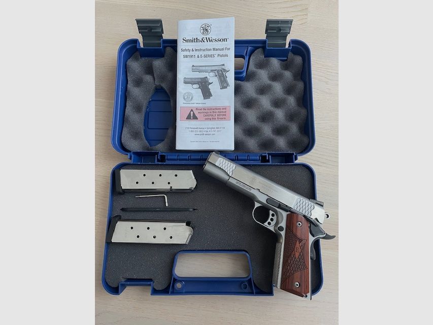 Pistolet samopowtarzalny Smith&Wesson .45 ACP 1911