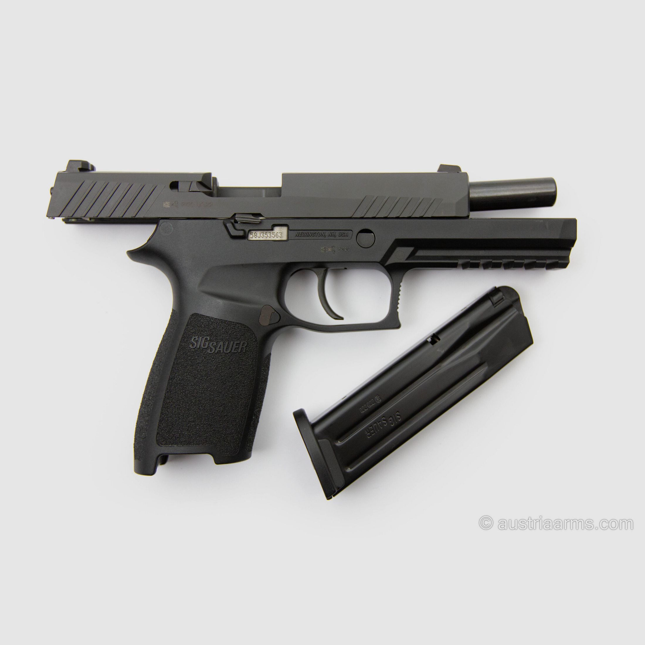 SIG Sauer P320 Full Size, 9 x 19 mm, image 2 of 4