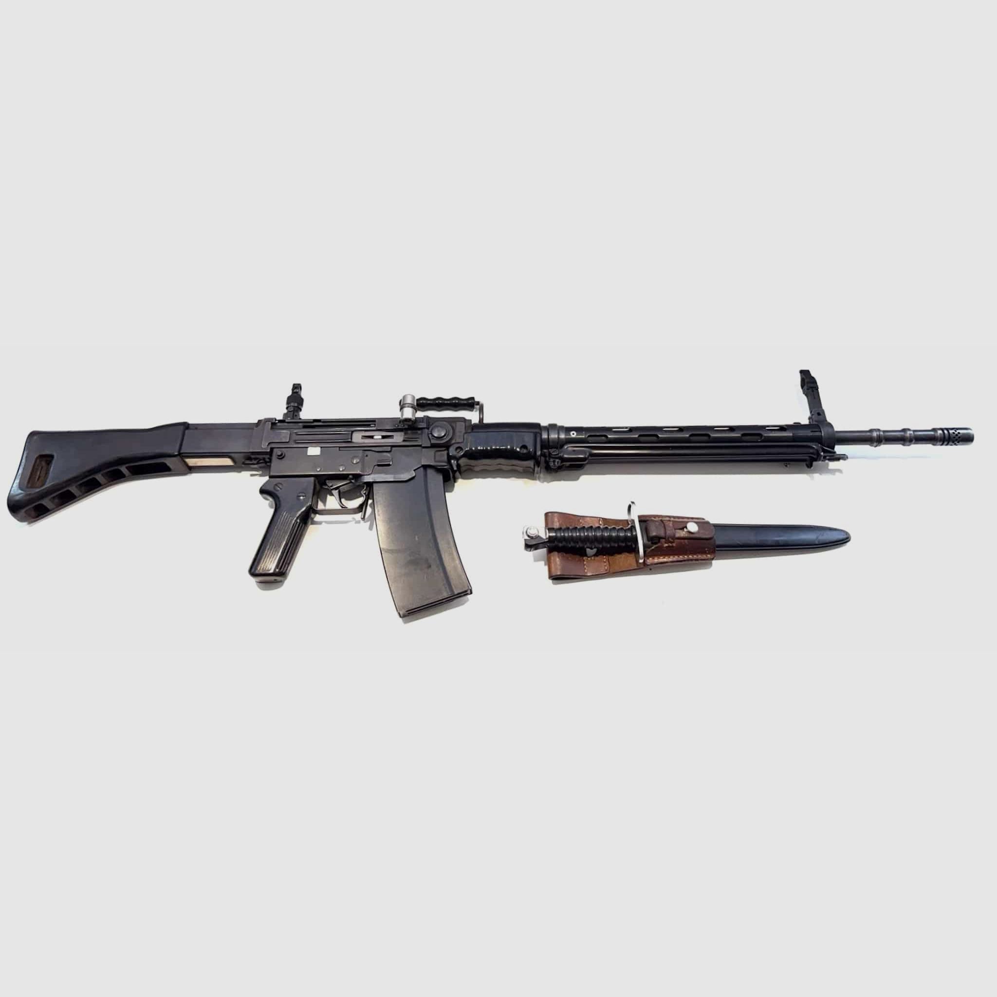 Fusil d'Assaut SIG Stgw. 57 – GP11 – incl. Baïonnette – Occasion, image 1 sur 2