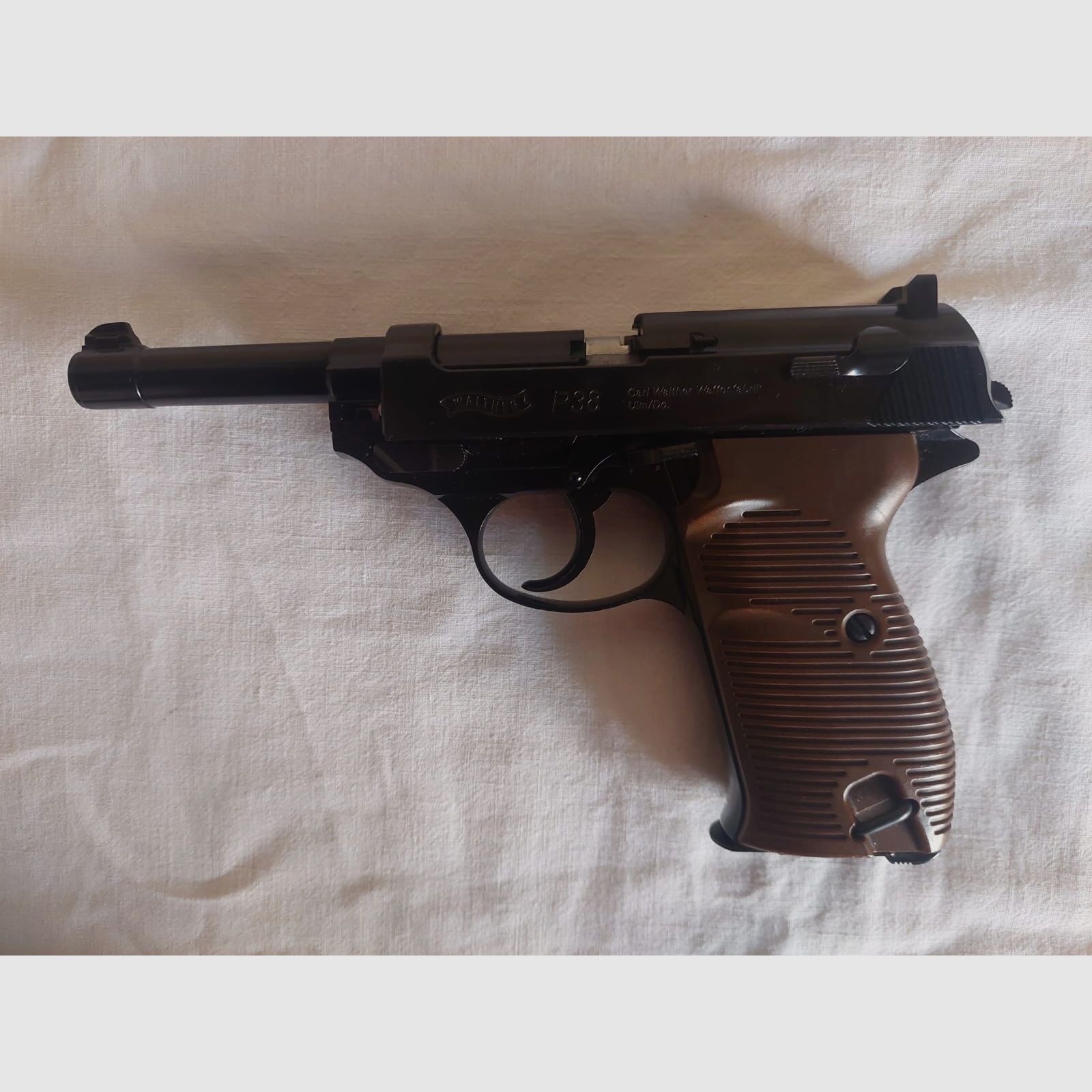 Umarex Legends Walther P38 CO2 BB