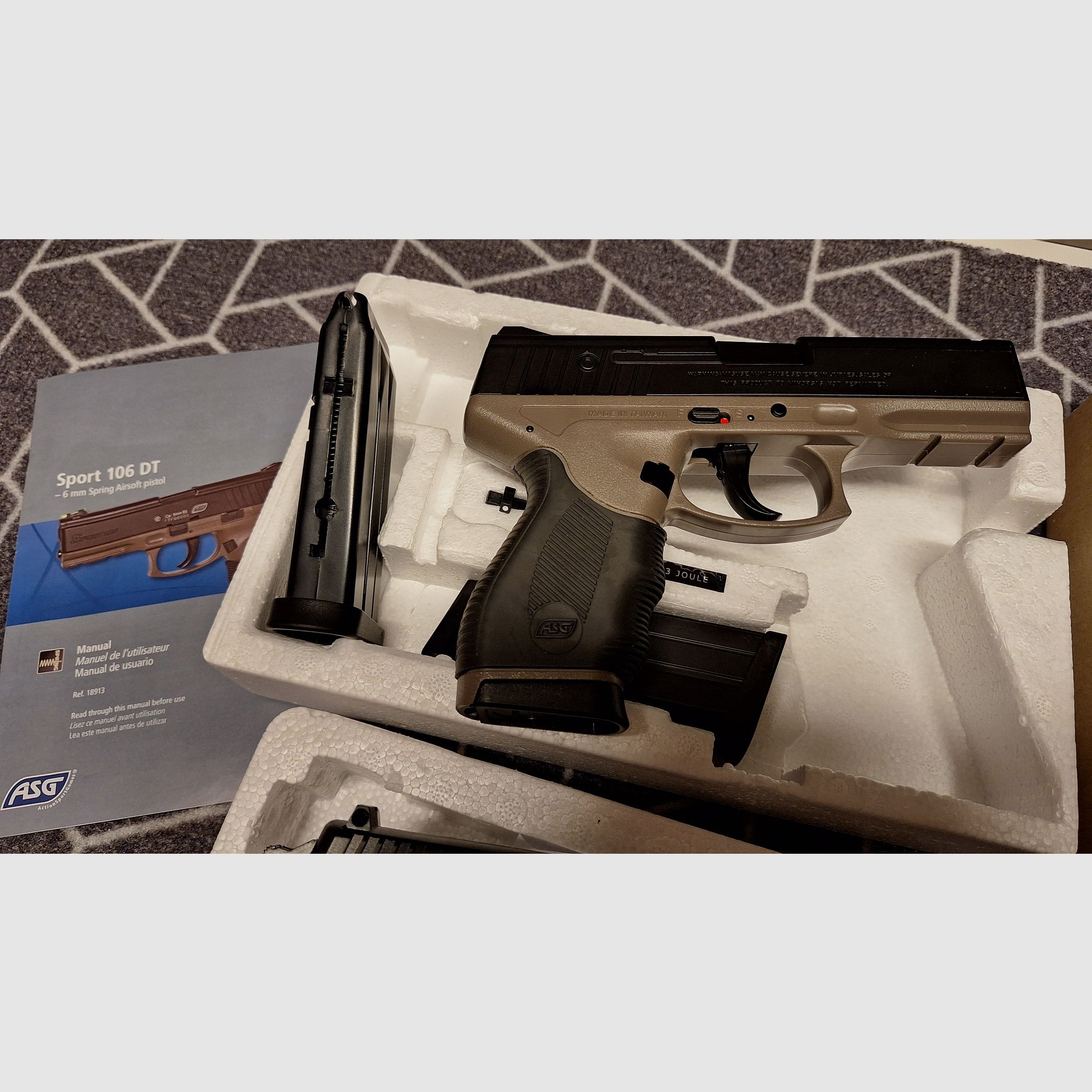 5 stuks veerdruk Airsoftpistolen: D.E./H.K./1911/enz. NIEUWSTAAT