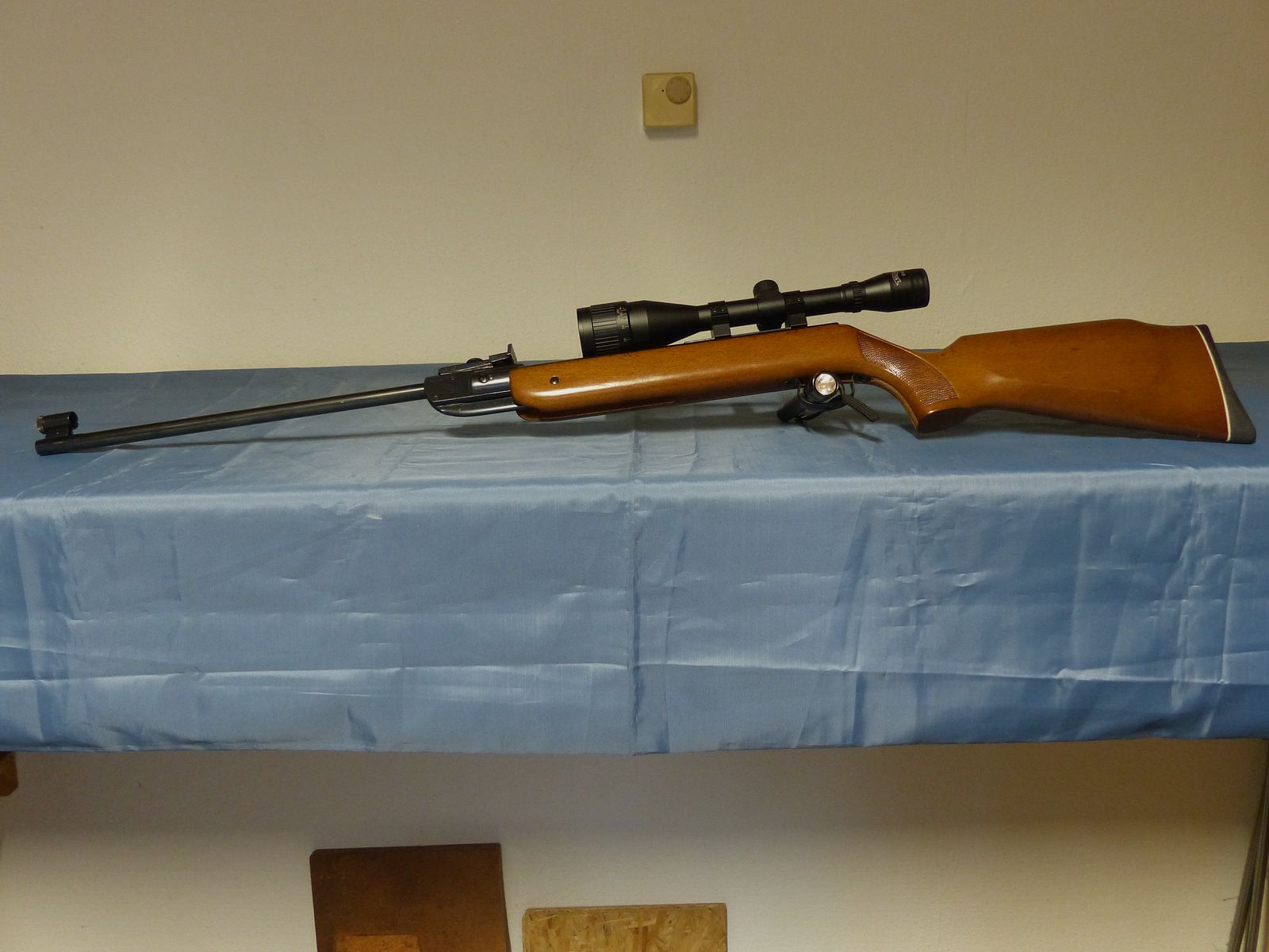 Carabina de aire comprimido Diana modelo 35 con mira telescópica Cal. 4,5 mm en estado como nuevo