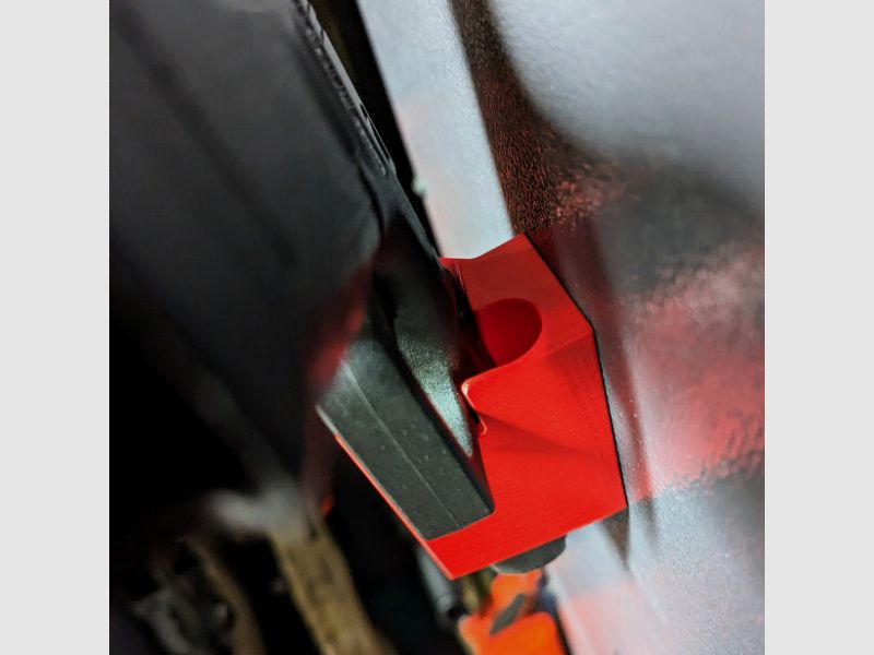 Magnetic block holster for Glock 17 and similar (slide width 32mm) for gun cabinet - accessories for the gun cabinet