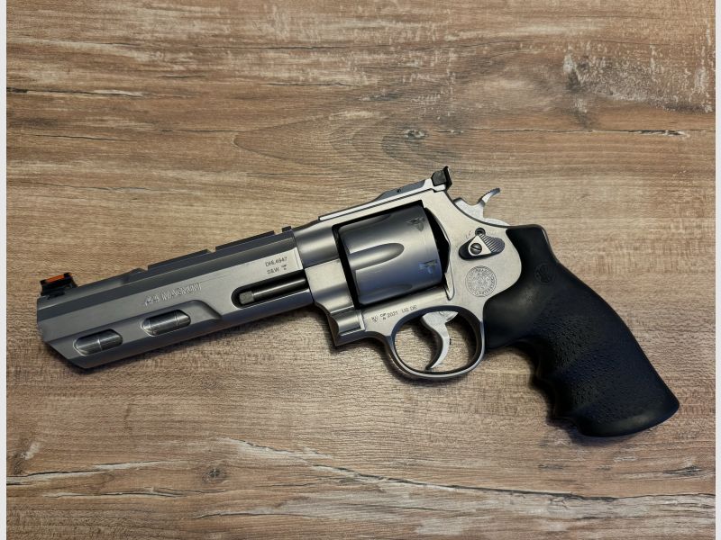 Smith & Wesson 629 Competitor .44 Magnum mit Zubehör