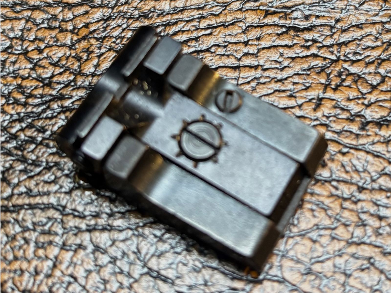 Neuwertige verstellbare Kimme für eine Ruger MK I oder II oder III ?