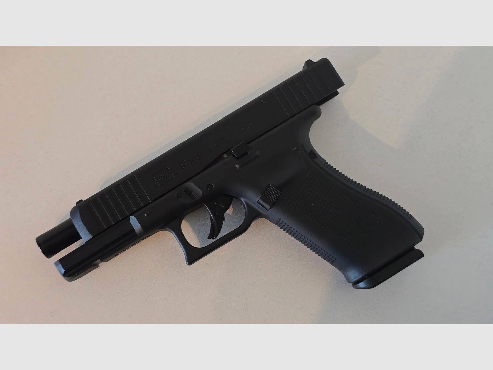 Glock 17 Gen5 Luftpistole CO2 Blowback Kal. 4,5 mm BB Metallschlitten schwarz