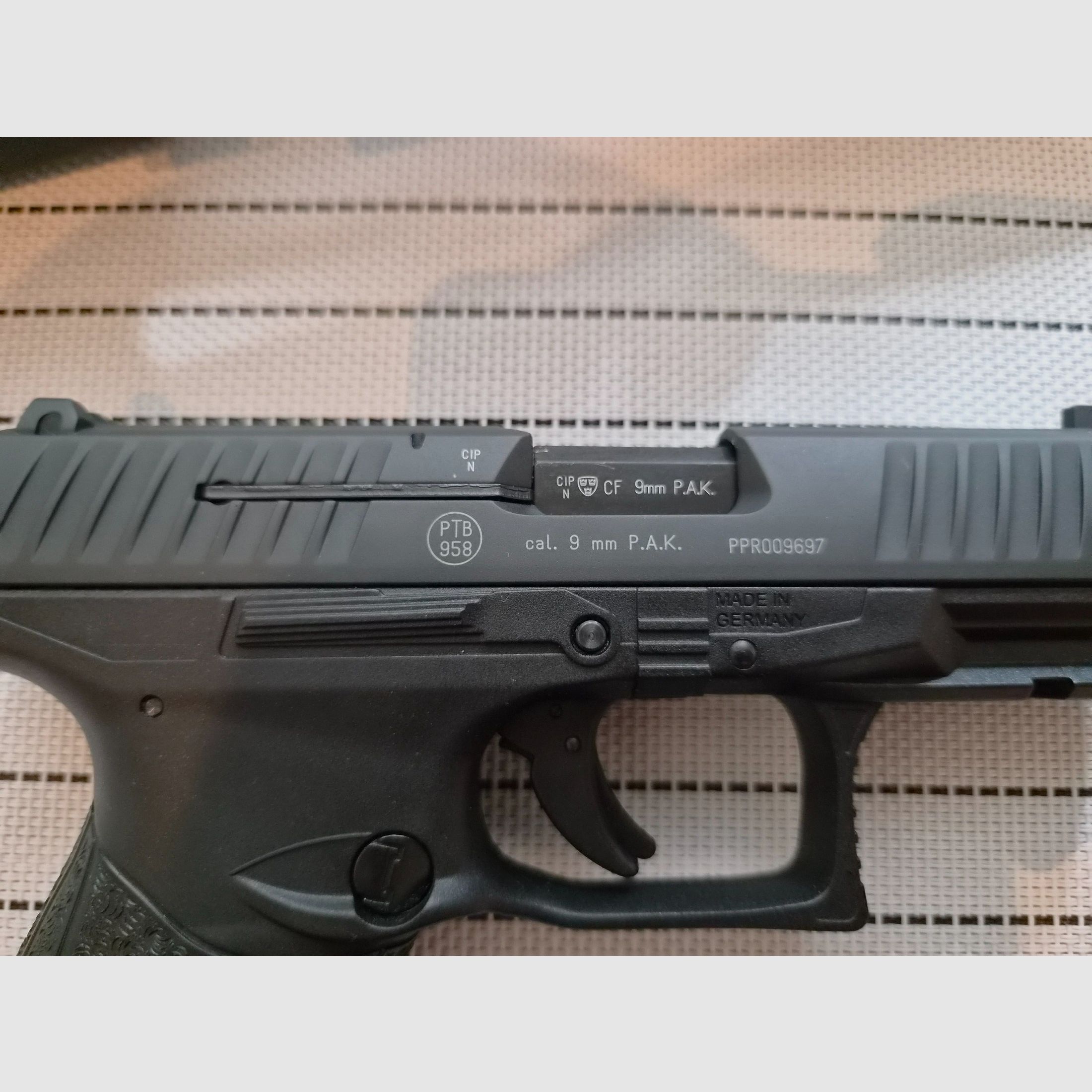 Walther PPQ M2 9mm P.A.K., immagine 3 di 5