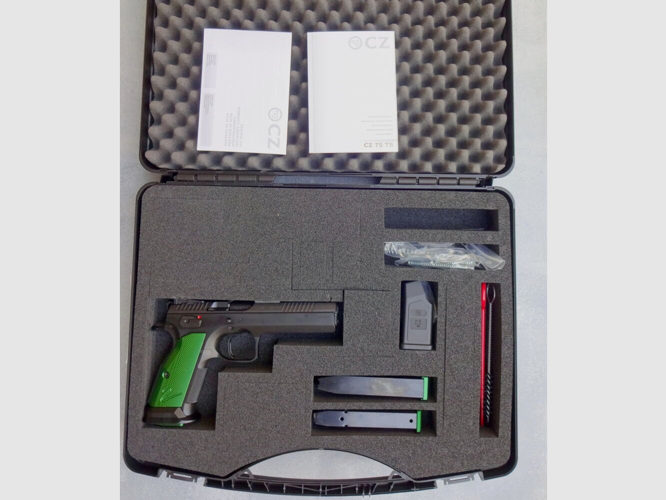 CZ TS 2 SA RACING GREEN