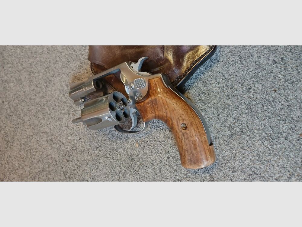 Smith & Wesson 60