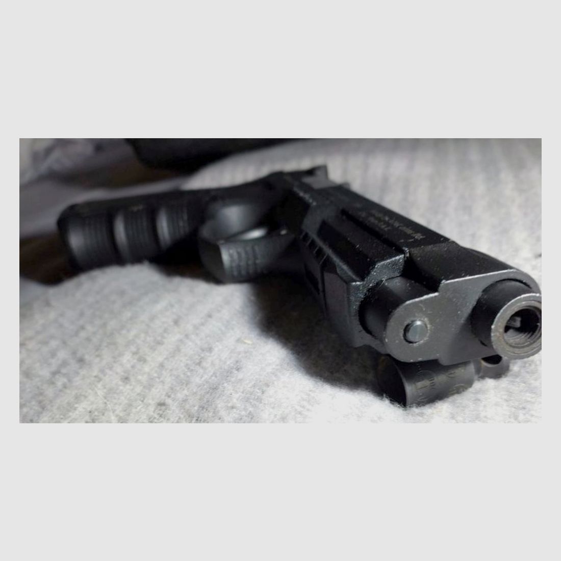 Zoraki 918 9mm P.A.K. schwarz (PTB 1024) mit zwei Magazinen (1x18er - 1x25er) und neuem First Strike Cordura Holster