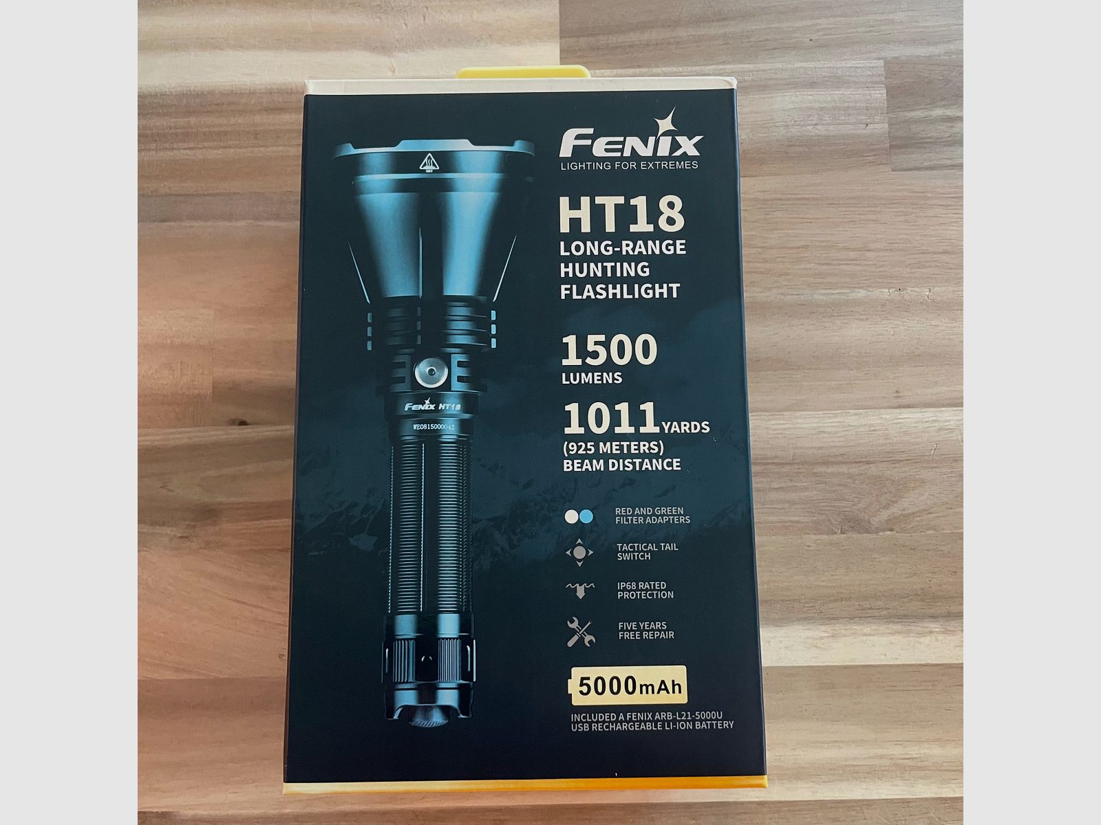 Fenix HT18 LED lampe de poche de chasse 1500 lumens - Échantillon d'exposition