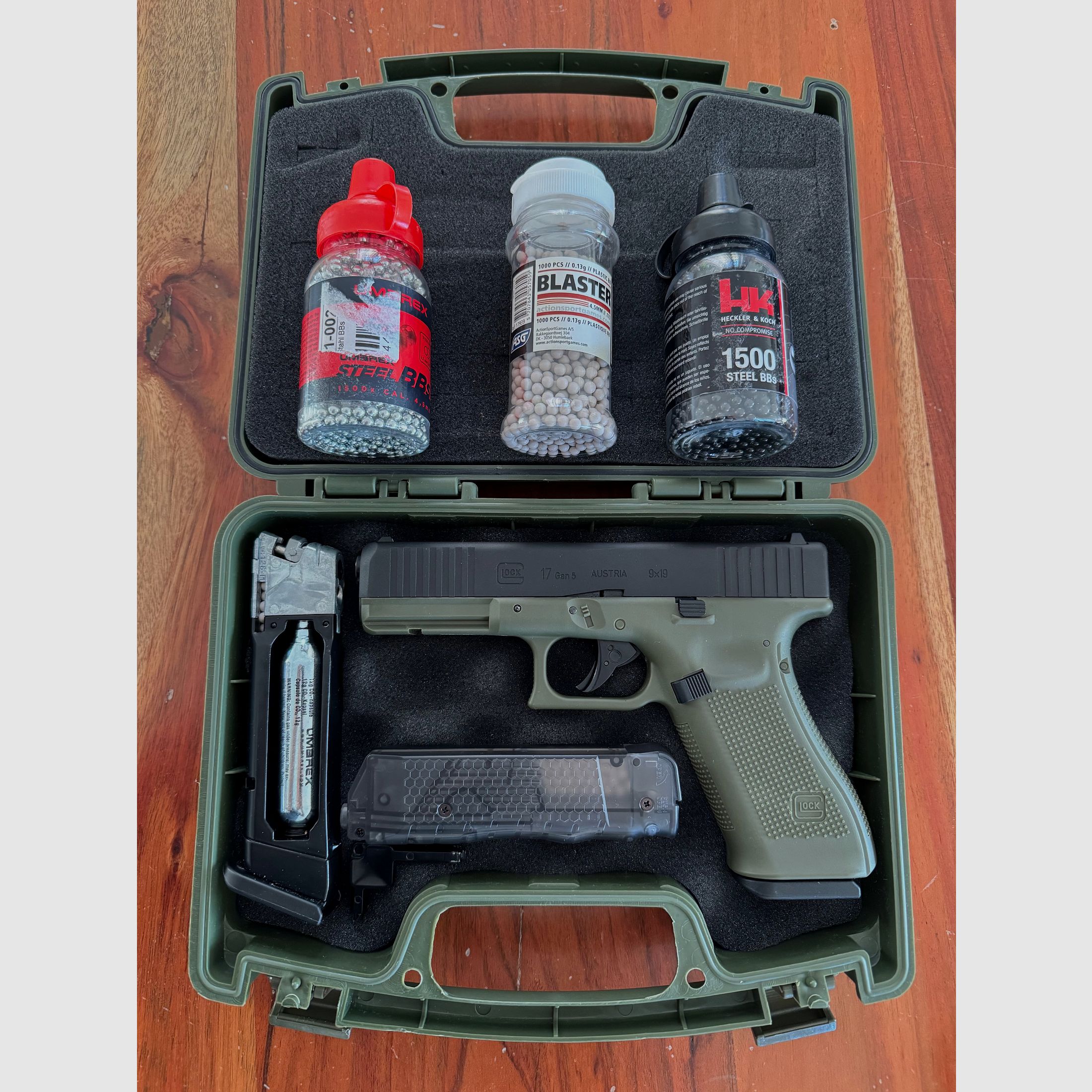 Glock 17 Gen5 Battlefield Green pistola de CO2 calibre 4,5 mm BB de acero Blowback