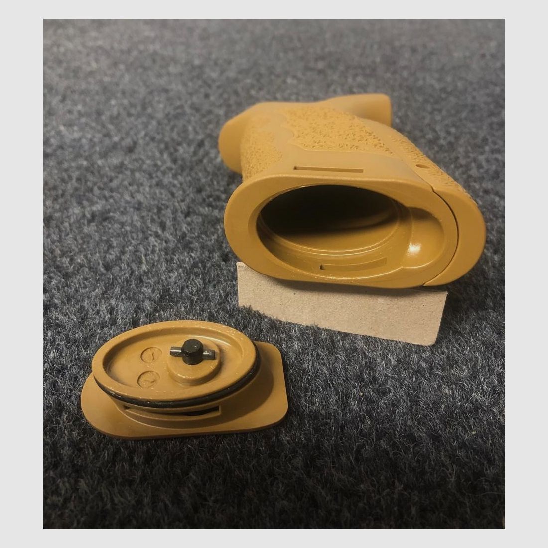 HK Adaptive Battle Grip handgreep zandkleur/RAL8000 - NIEUW - Heckler & Koch Mr223 Mr308 HK416 HK417 HK433 HK437 G95k KSK Ar15