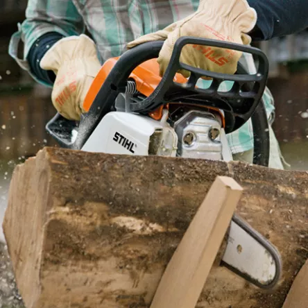 STIHL MS 211 tronçonneuse à essence ; puissance 2,3 ch (3/8"P PM3), image 3 sur 4