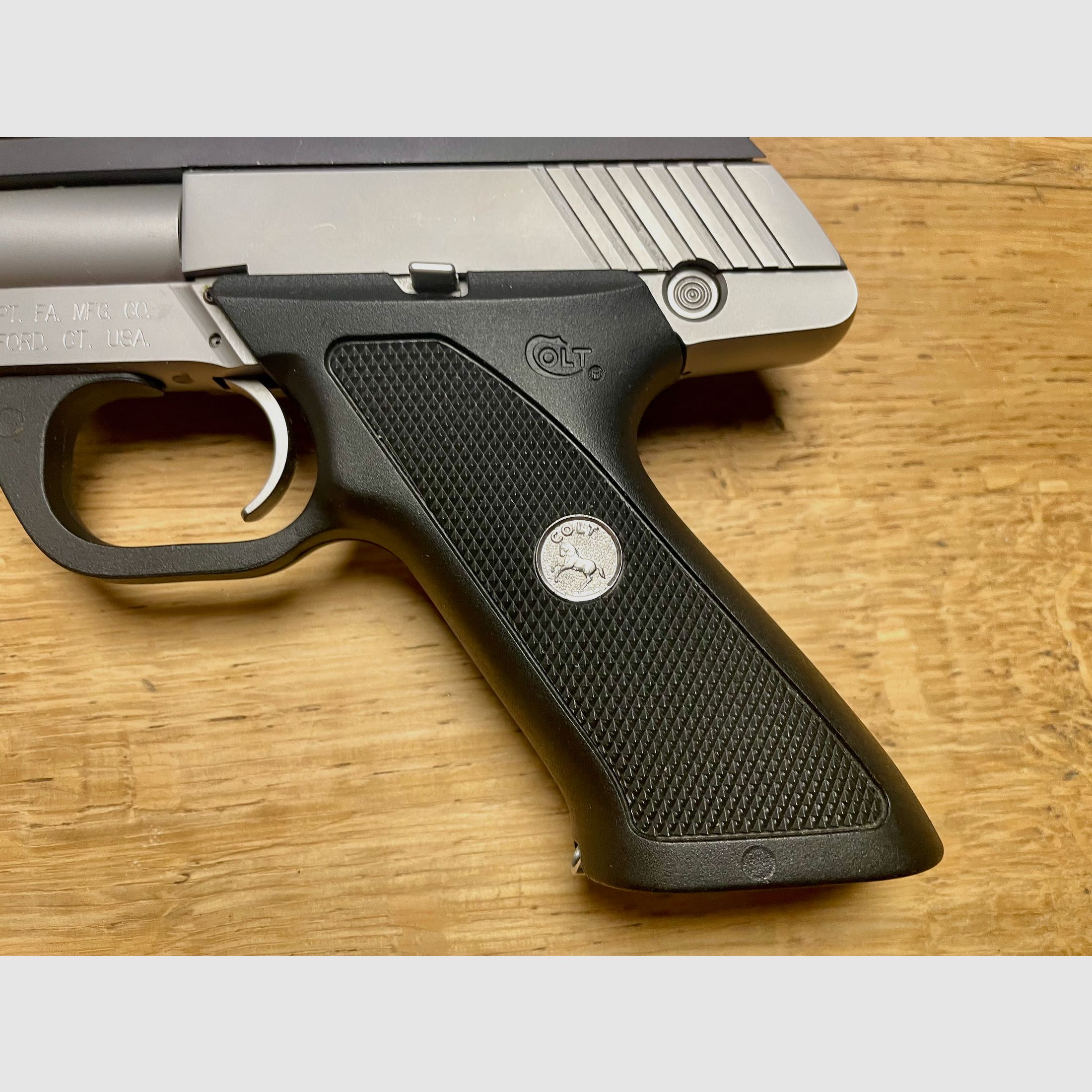 Colt Target pistol model .22lr bull barrel with Red Dot Ultra Dot Dist