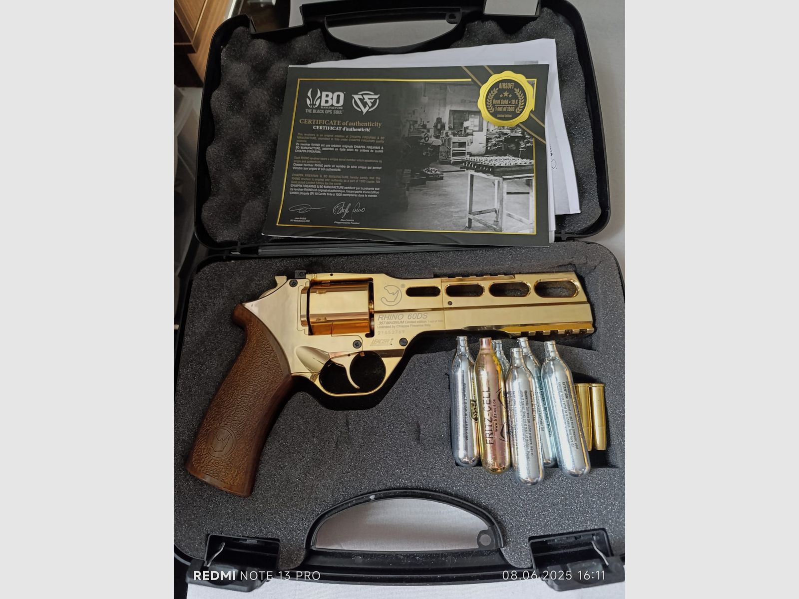 Revolver " CHIAPPA " von FireArms limitiert, 18 Karat Vergoldet