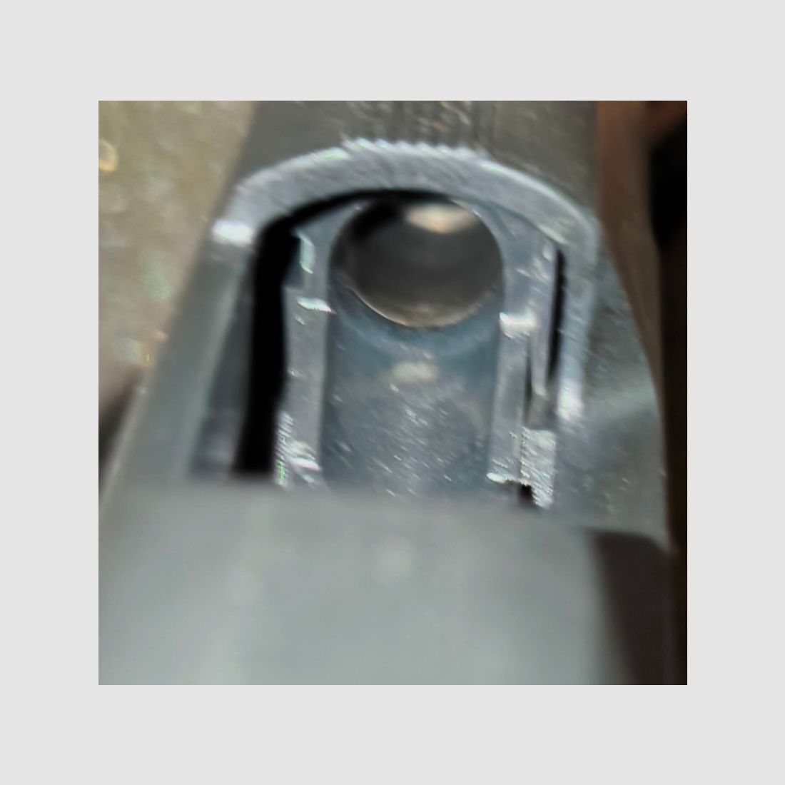 SRS-Gas/Schreckschuss Pistole Walther P99 COMMANDO,Kaliber 9mmPAK, Nur drei Schuss mit Platzpatron zur Probe Geschossen, leichte Gebrauchsspuren sonst Neuwertig!! 