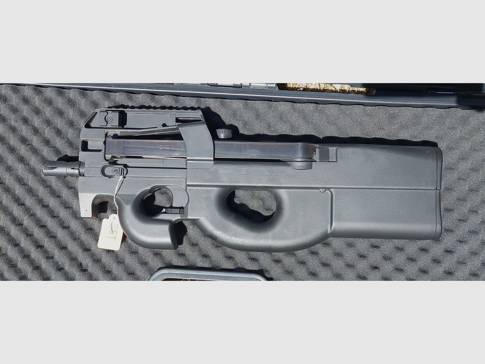Deko Gewehr FN P90 