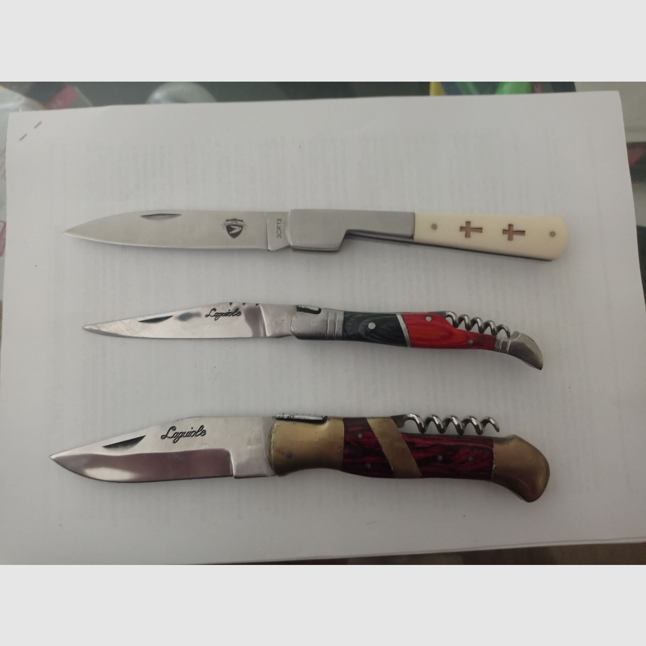 5 différents couteaux de pêcheurs, collectionneurs ou de poche