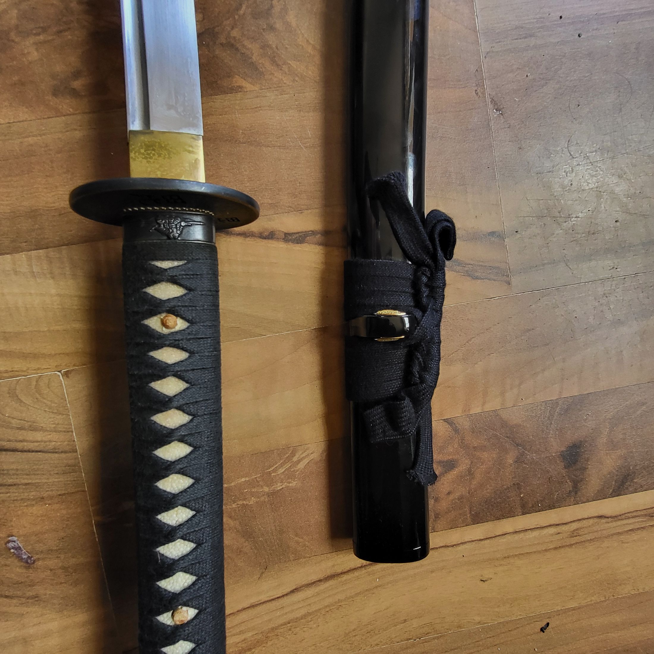 Katana samurai sword by Johnn Lee with forged blade