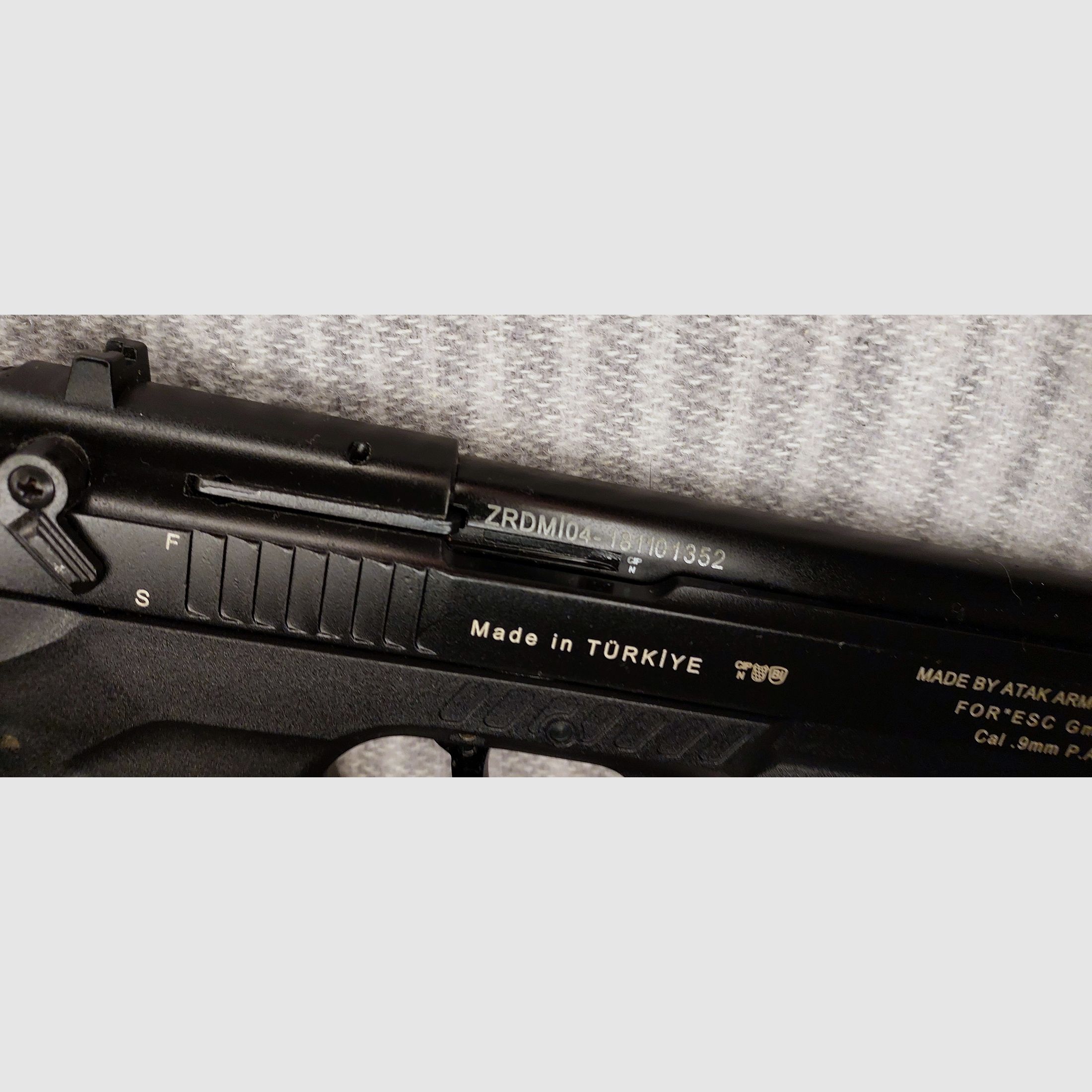 Zoraki 918 9mm P.A.K. schwarz (PTB 1024) mit zwei Magazinen