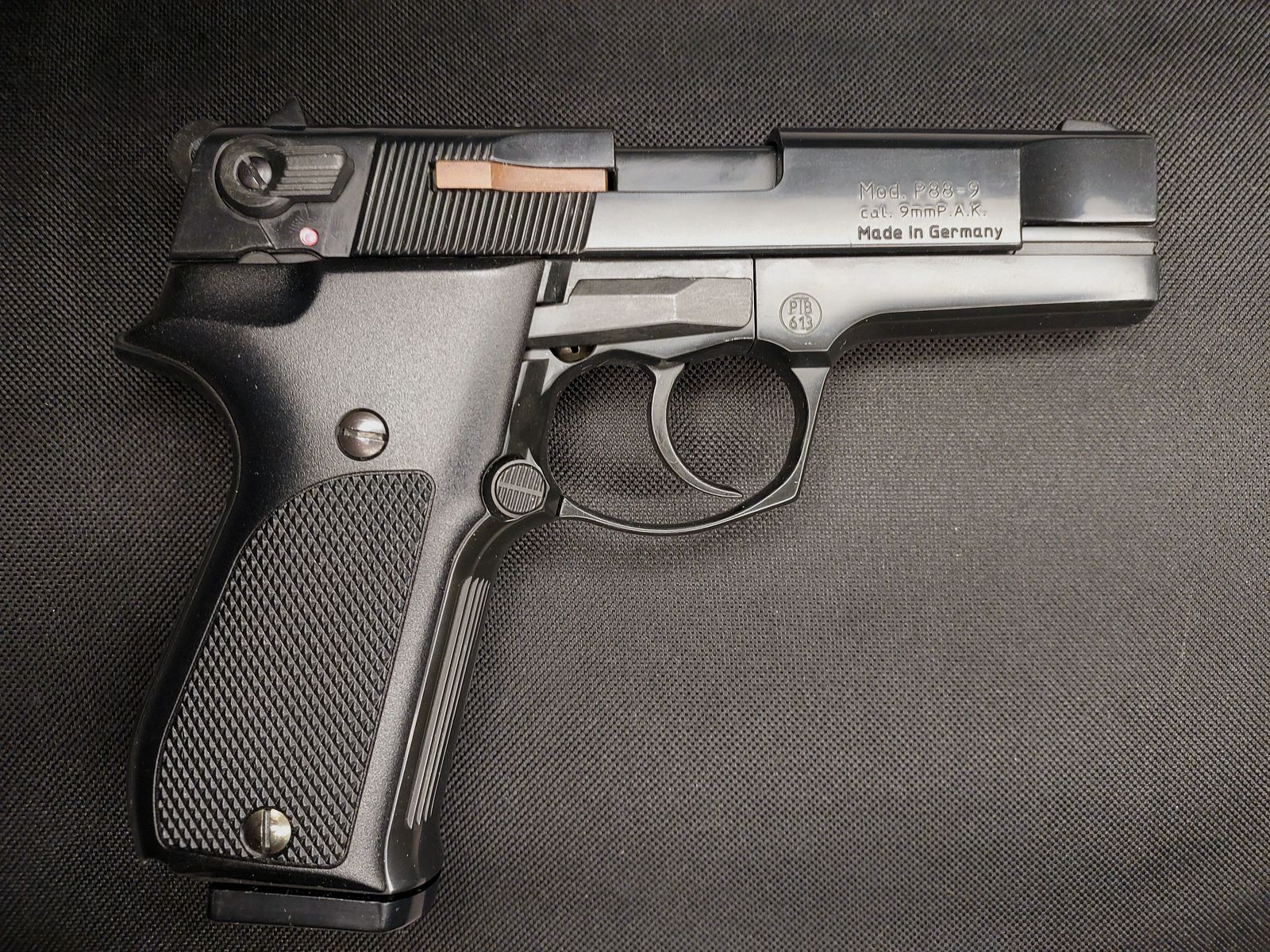 Walther P88-9 (P 88 Compact) pistola de fogueo 9mm P.A.K. negra (PTB 613)