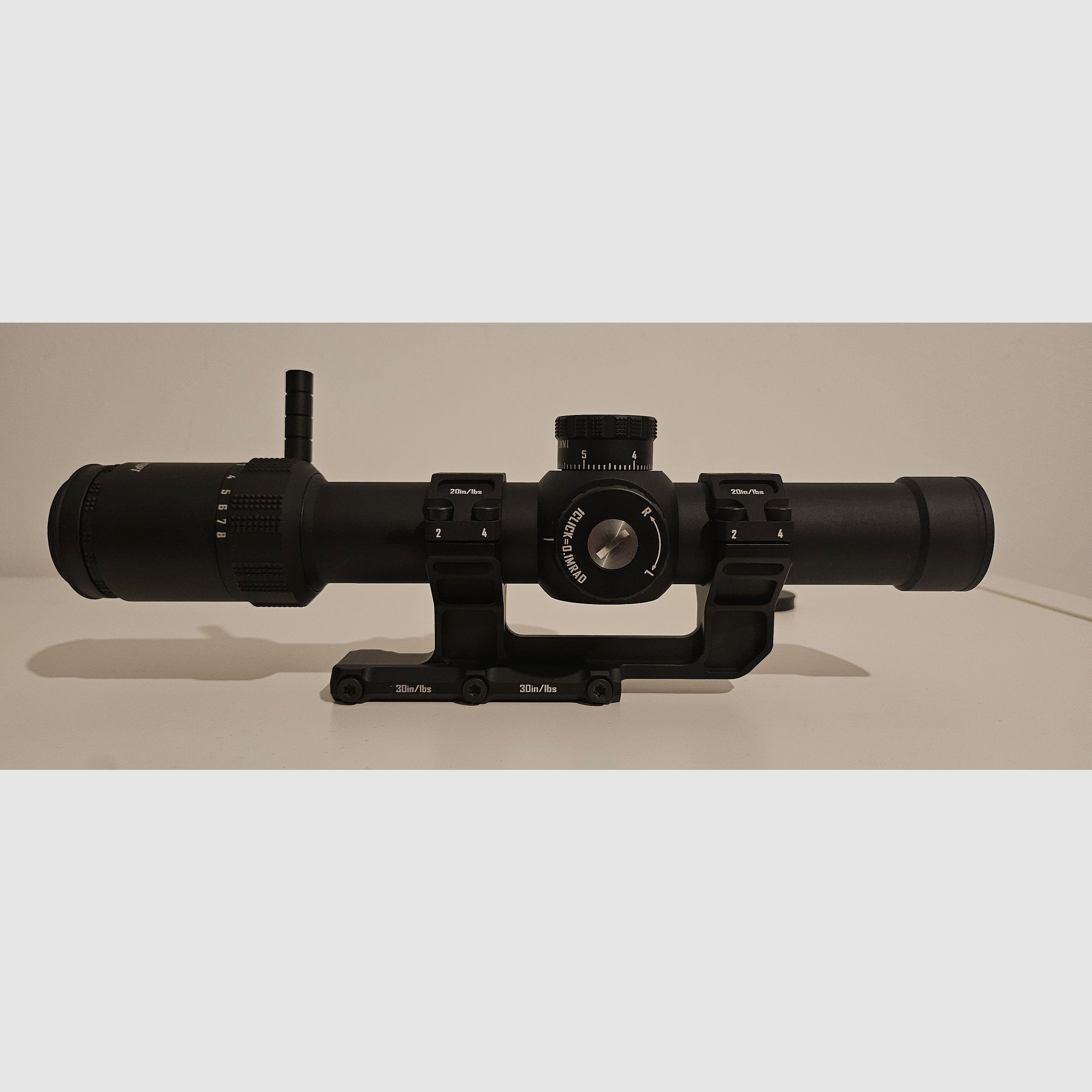 LPVO DISCOVERYOPT, 1–8 × 24 FFP met 34-mm buis