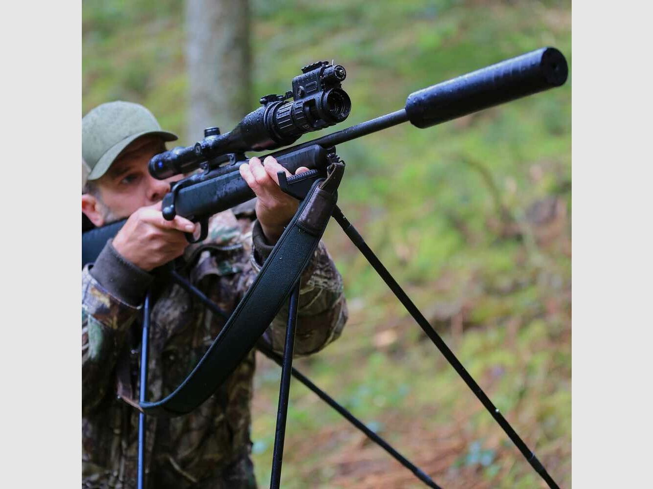 Urządzenie nocne podwójnego zastosowania Dycon DNVC-3 Black Mamba z doświetlaczem IR-LED Predator 2