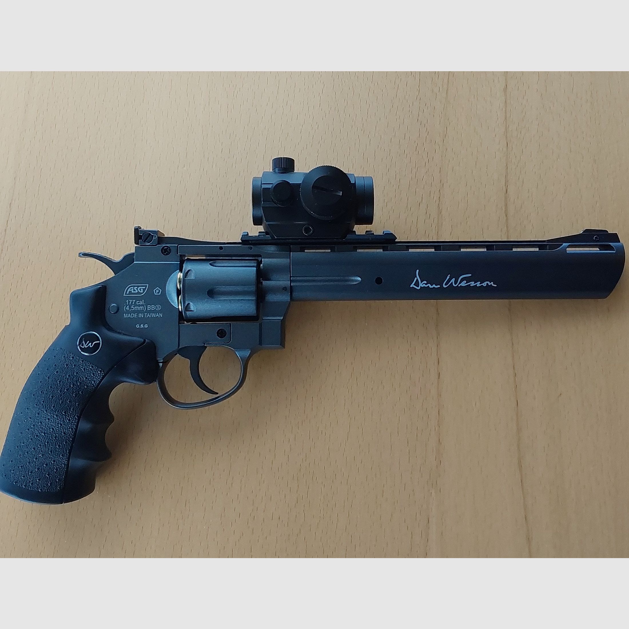 Dan Wesson 8" Revolver 4,5 mm Stahl BB Co2 