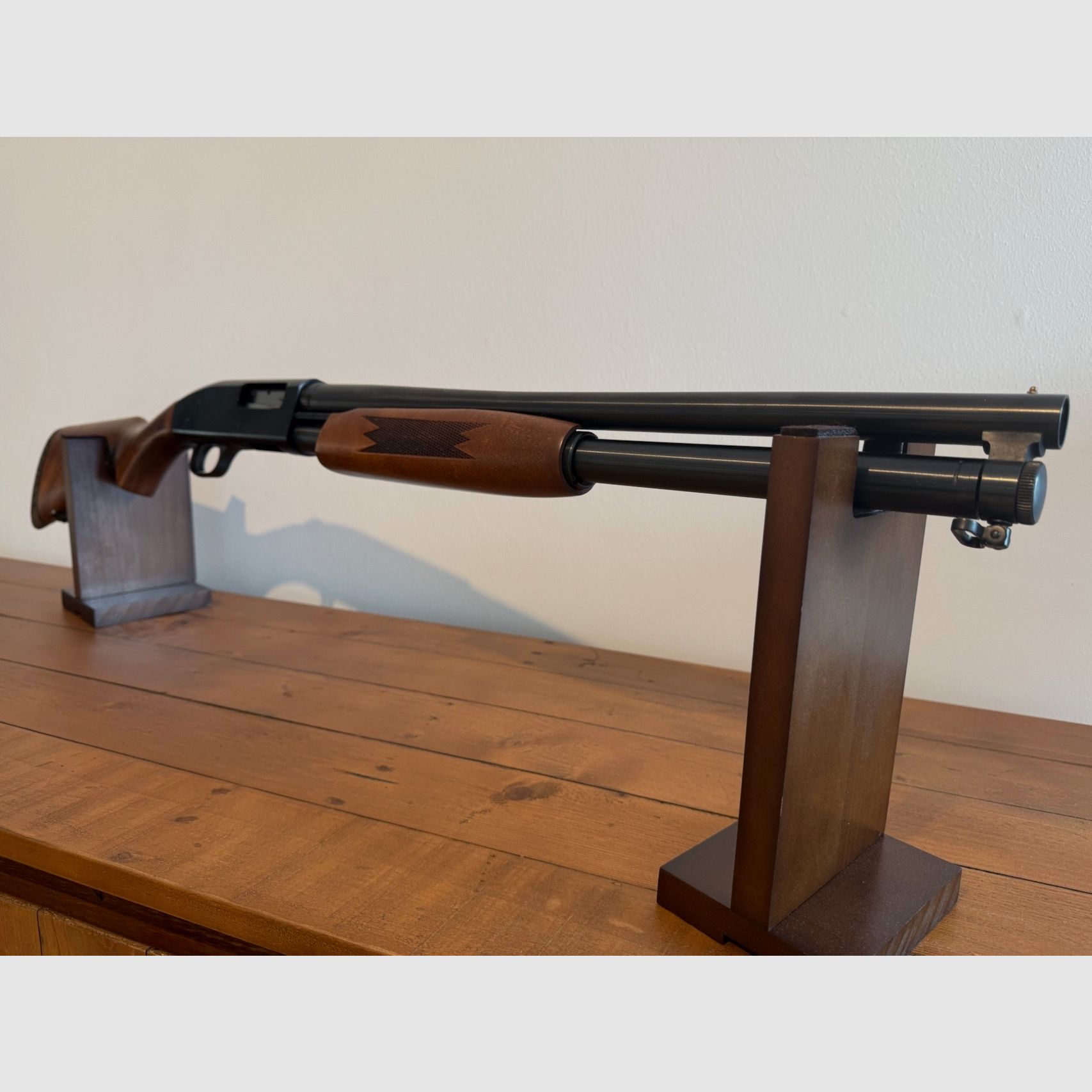 Repetierflinte Mossberg 500 A 12/76 Vorderschaftrepetierflinte NEUWERTIG