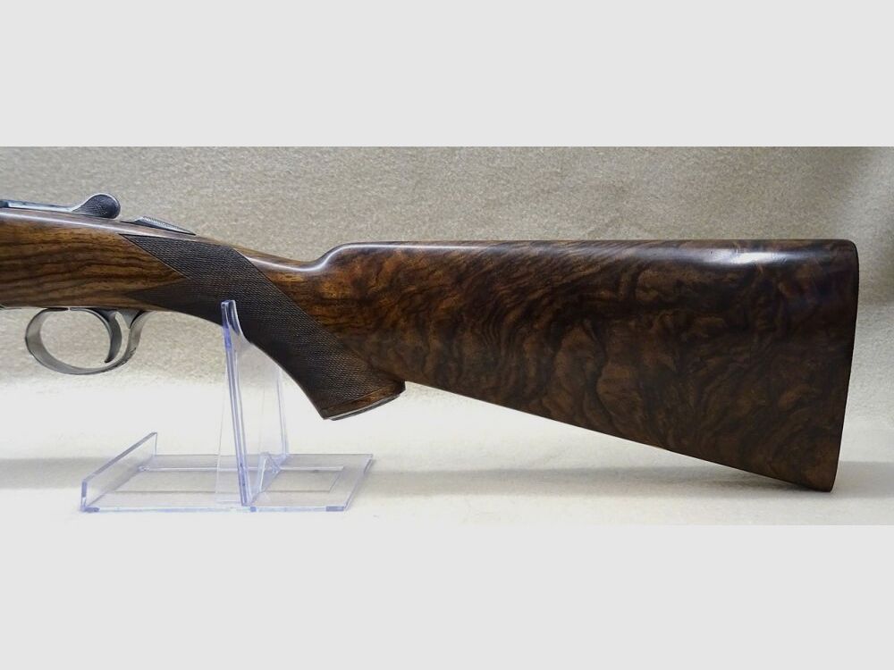 Farm's sister shotguns