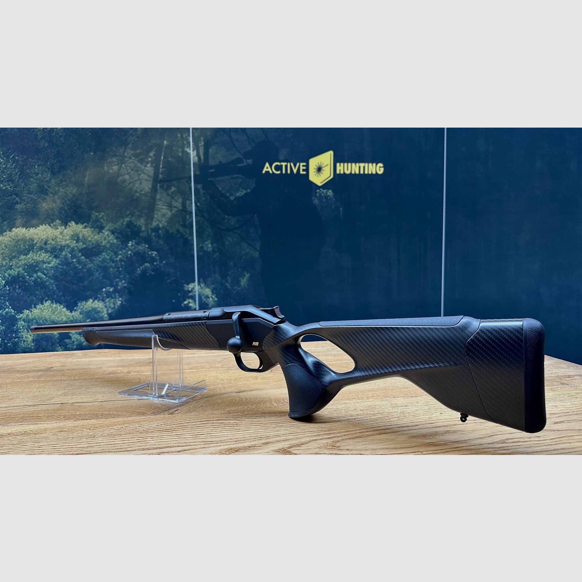 Blaser R8 Ultimate Carbon / Linksausführung / gekürzter Lauf / M15x1 / Standardkaliber nach Wahl