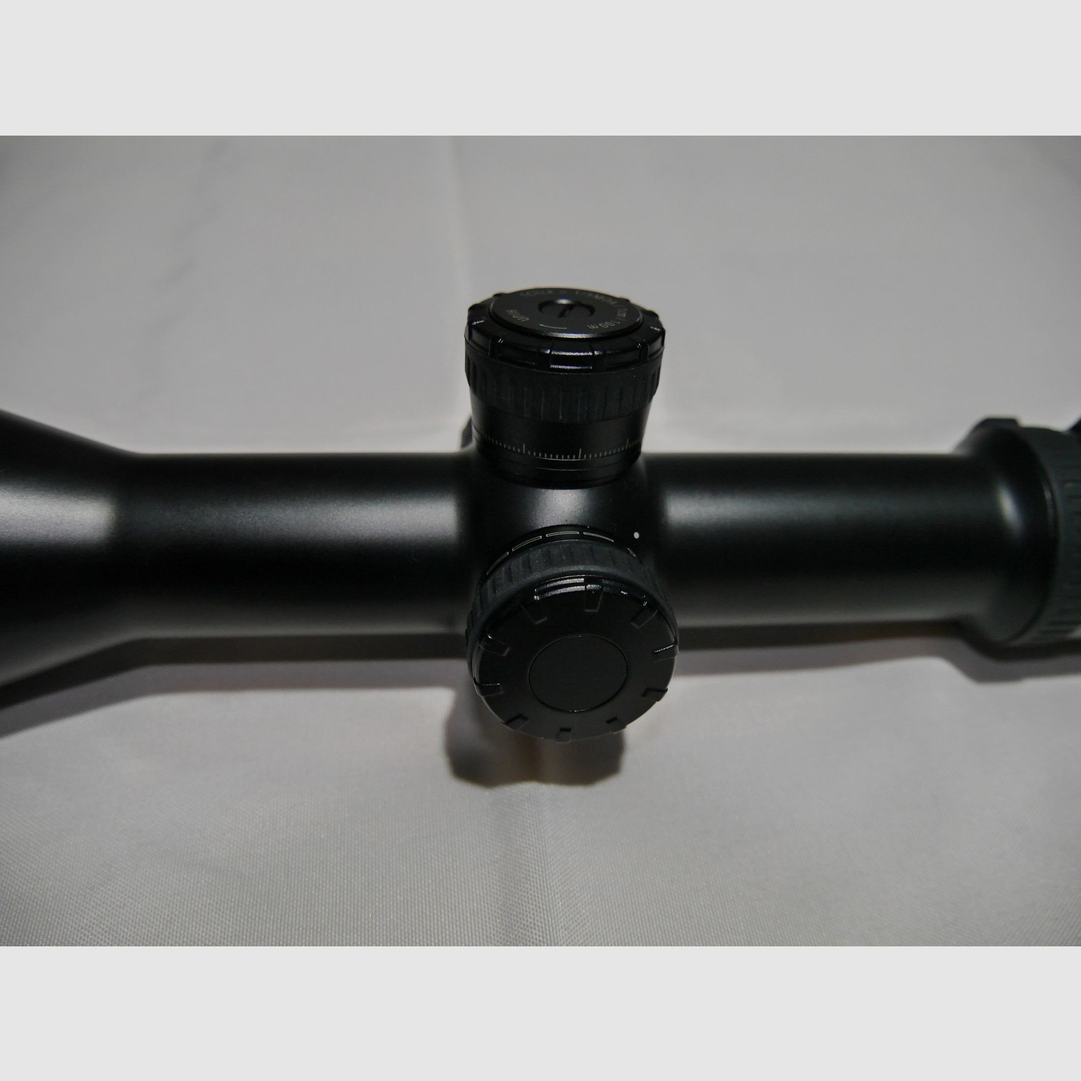 Zeiss Victory V8 2.8-20x56 with ERA TAC mount