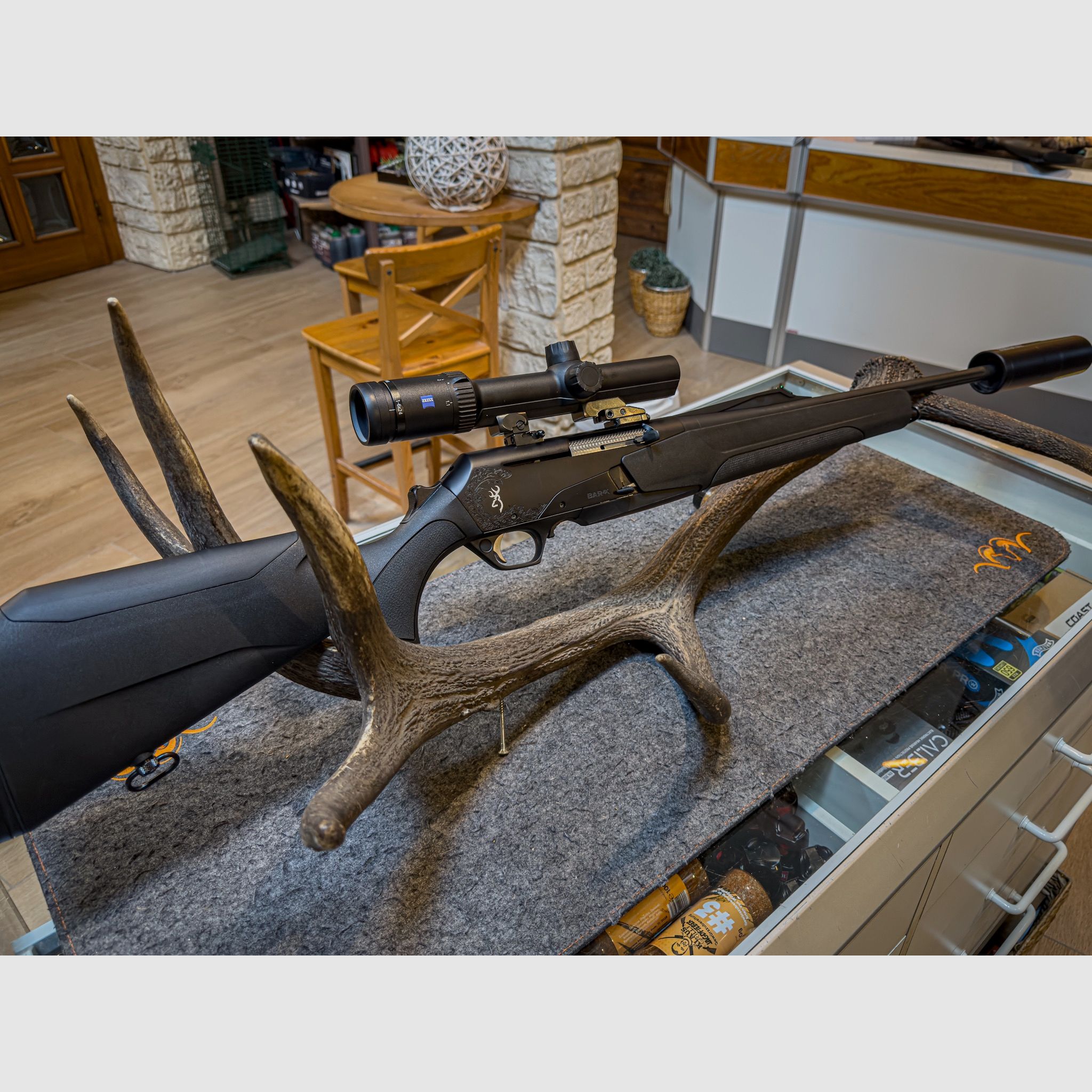 Browning BAR 4X mit Zeiss V6 1-6X24 und Hausken JD184 MK II