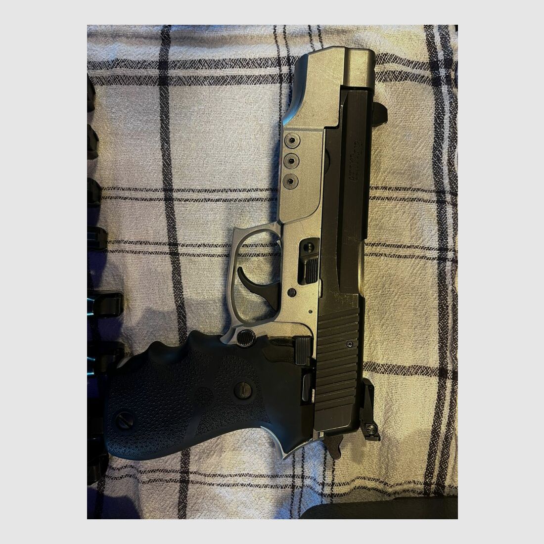 Sig Sauer P220S