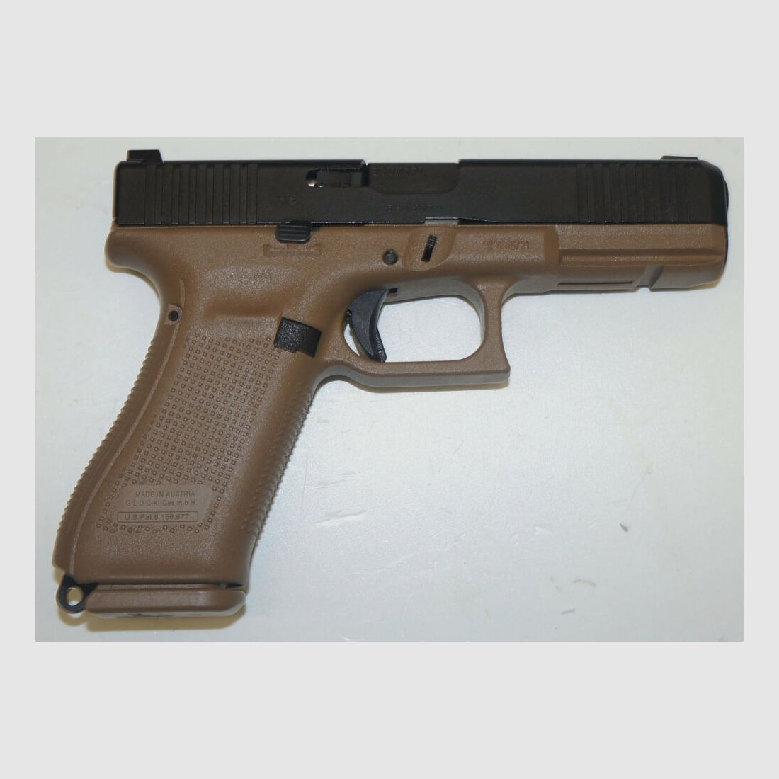 Glock Halfautom. Pistool Glock 17 Gen.5 FS/FXD "FR Coyote" Kal.9x19 Standaardbewapening Franse Leger