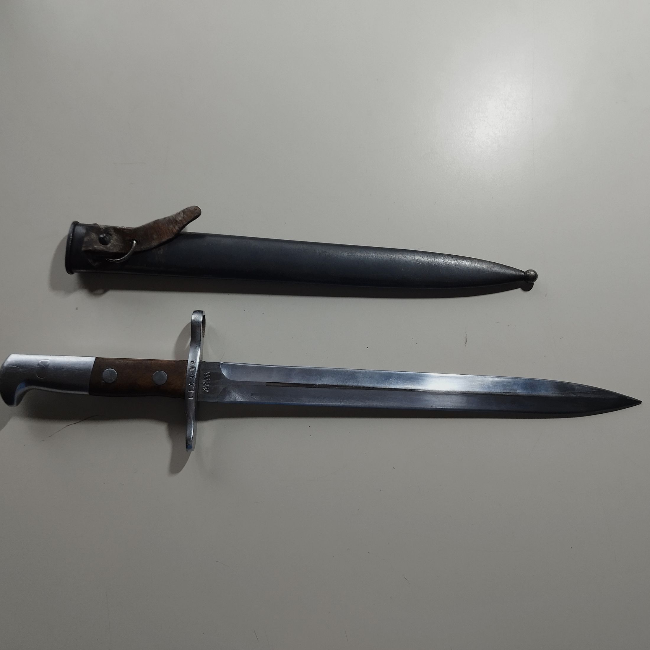 Schweizer Bajonett "Elsner Schwyz" Modell 1918 mit Metallscheide