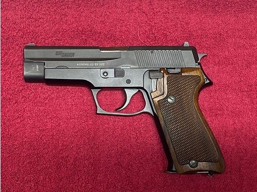 Auflösung meiner Sammlung: SIG Sauer P220 Kal. 9mm - sehr gepflegter Zustand