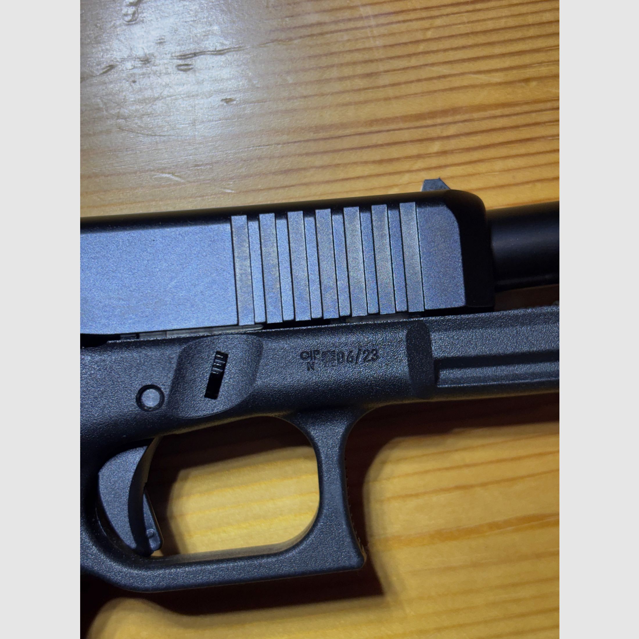 Glock 21 Gen5 MOS .45 ACP – Sin disparar / arma de armario con funda Black Trident Raven, imagen 5 de 6