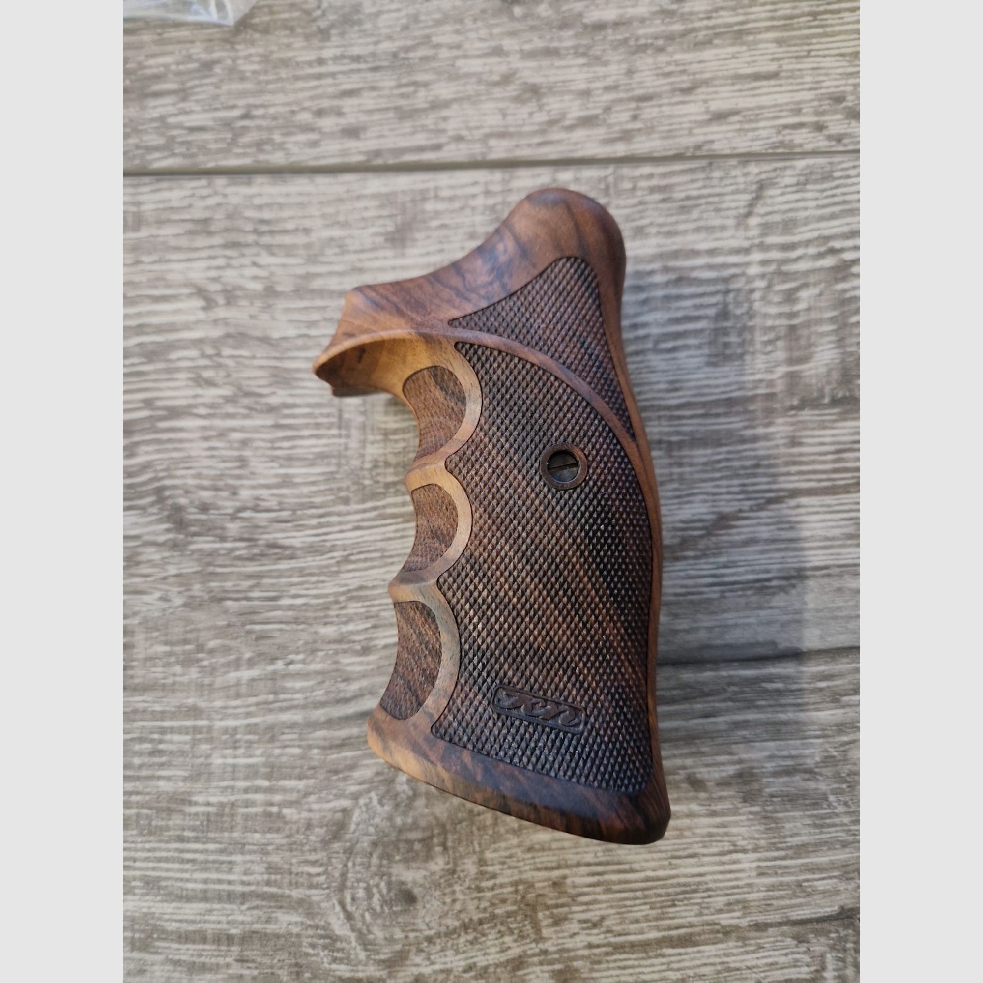Griffschalen S&W K / L Holz, Bild 1 von 2