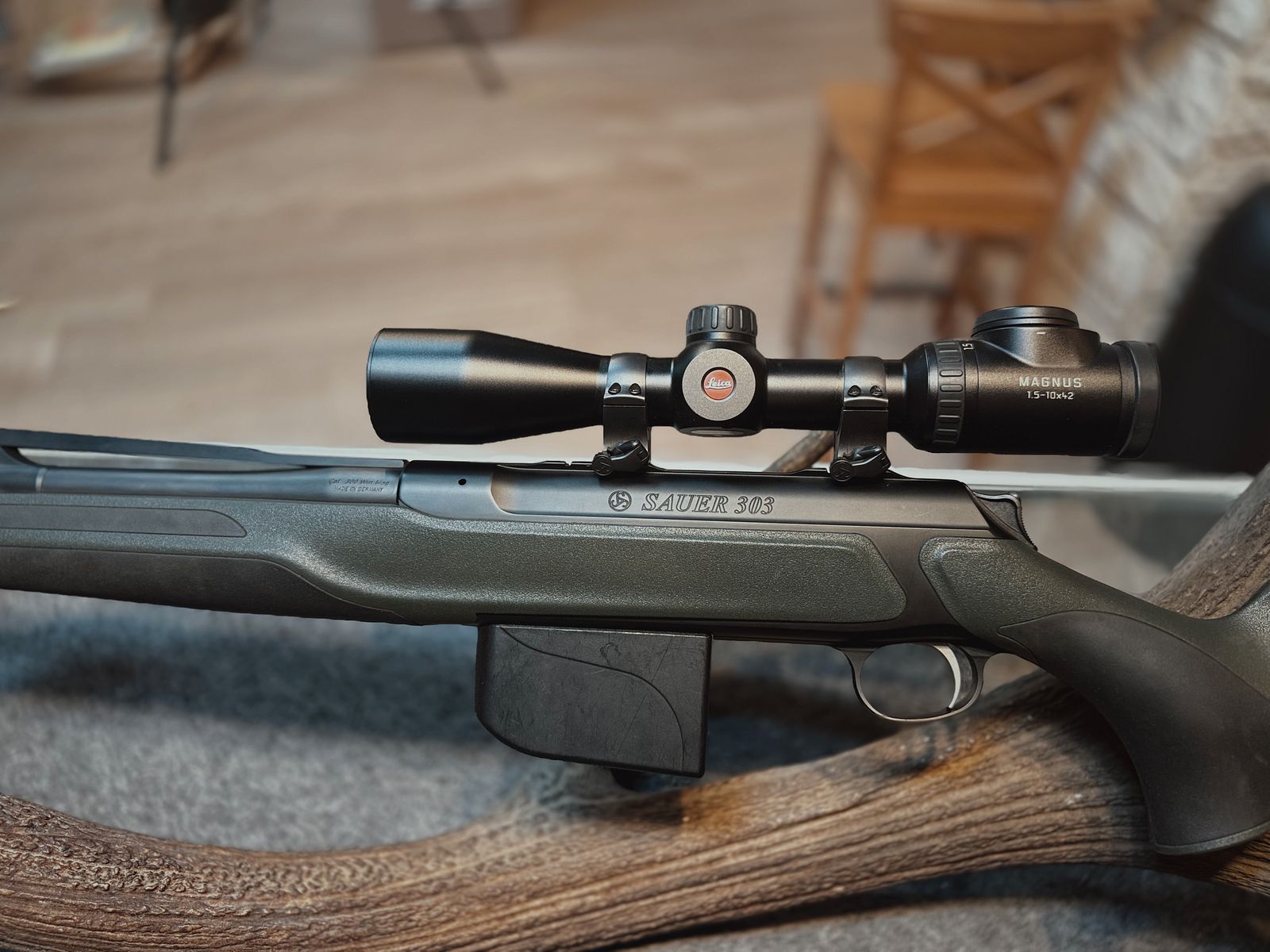 Sauer 303 Cal. .300 Win. Mag. - Leica Magnus 1,5-10x42