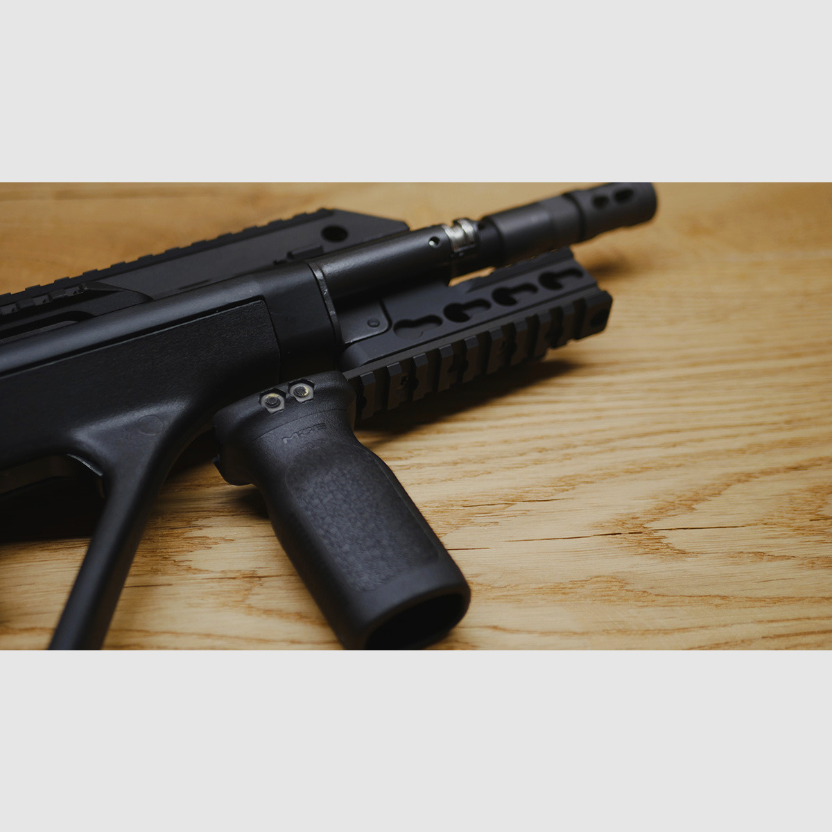 Steyr AUG A3 SA Police / .223 Rem / LL 382mm / Steyr UMS QL Dämpfer / Abzugstuning / Corvus Defensio